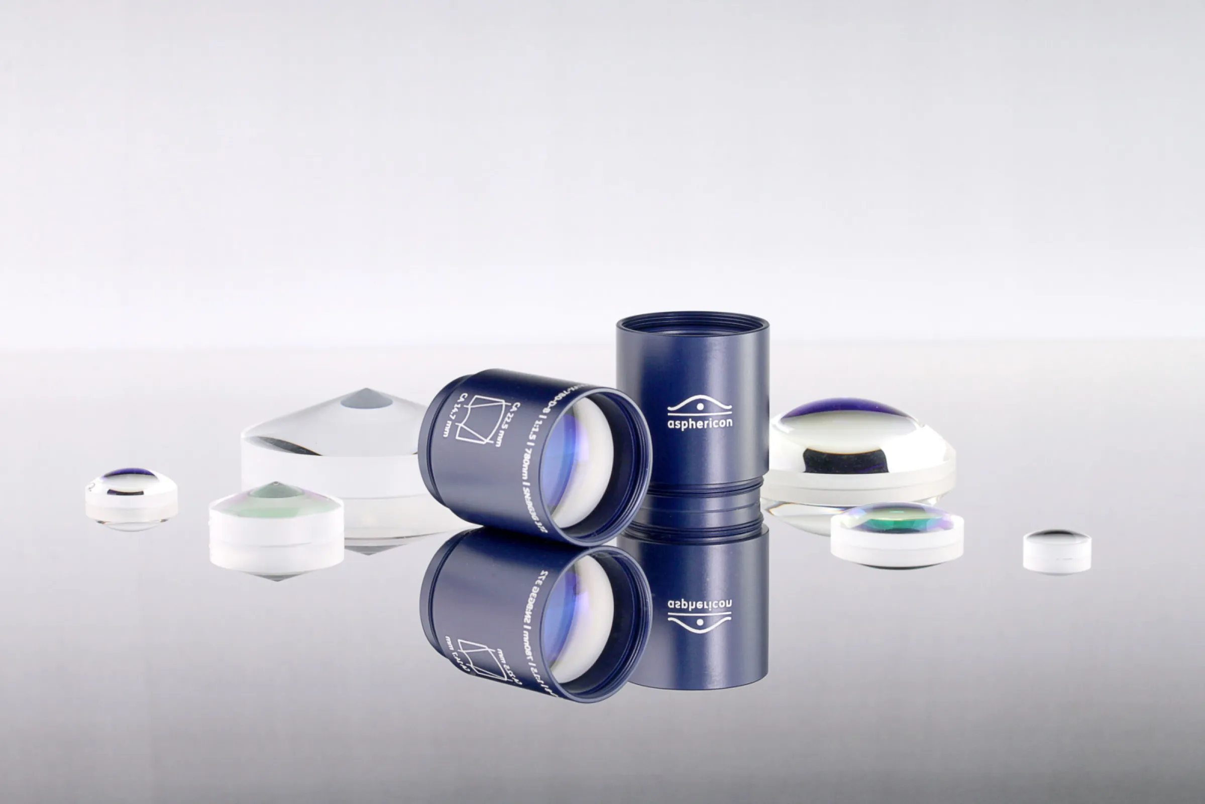 With the latest technologies we manufacture optical components in various shapes for all wavelengths, using a wide range of materials from more than 100 optical glasses, crystals, polymers and ceramics to semiconductors and metals.