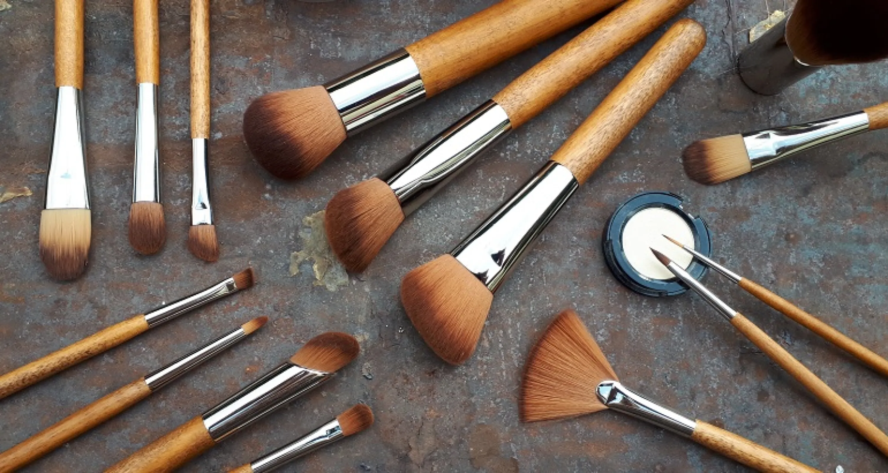 Vegan brush series VERDOR - synthetic fibers & natural look - OEM production in Germany