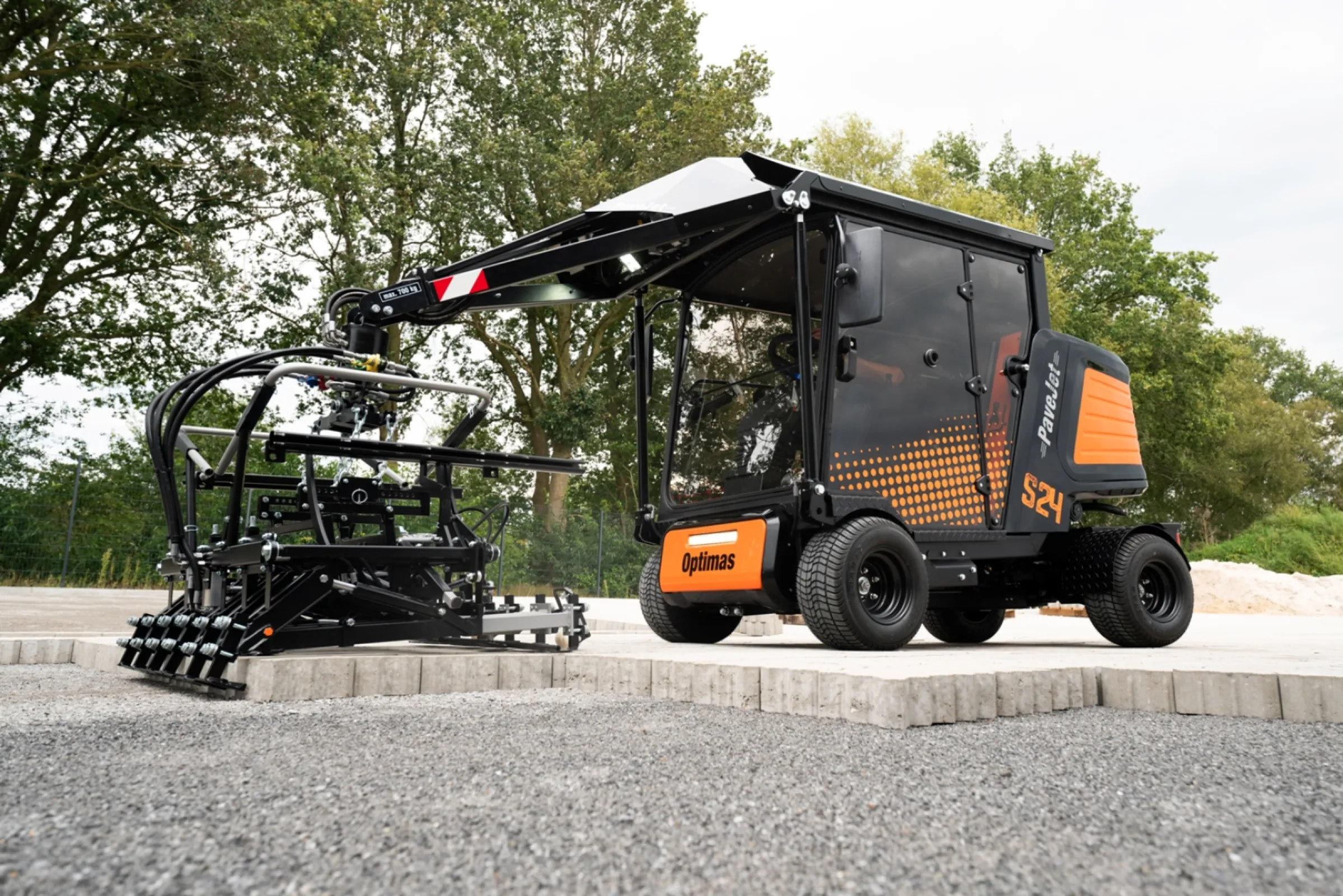 Optimas S24 Paver laying machine