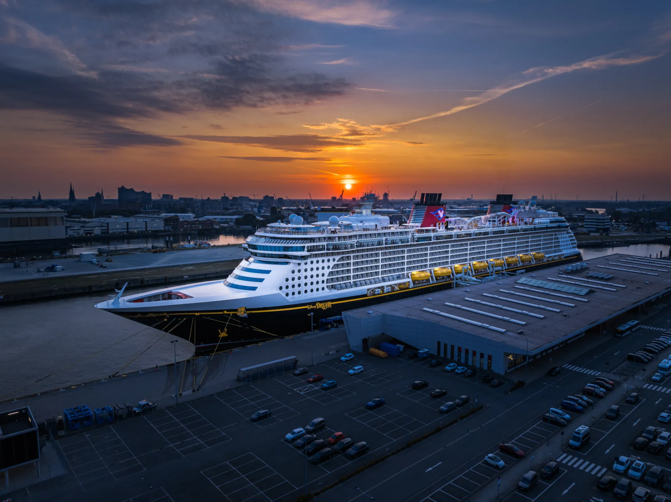 Cruise Center Steinwerder