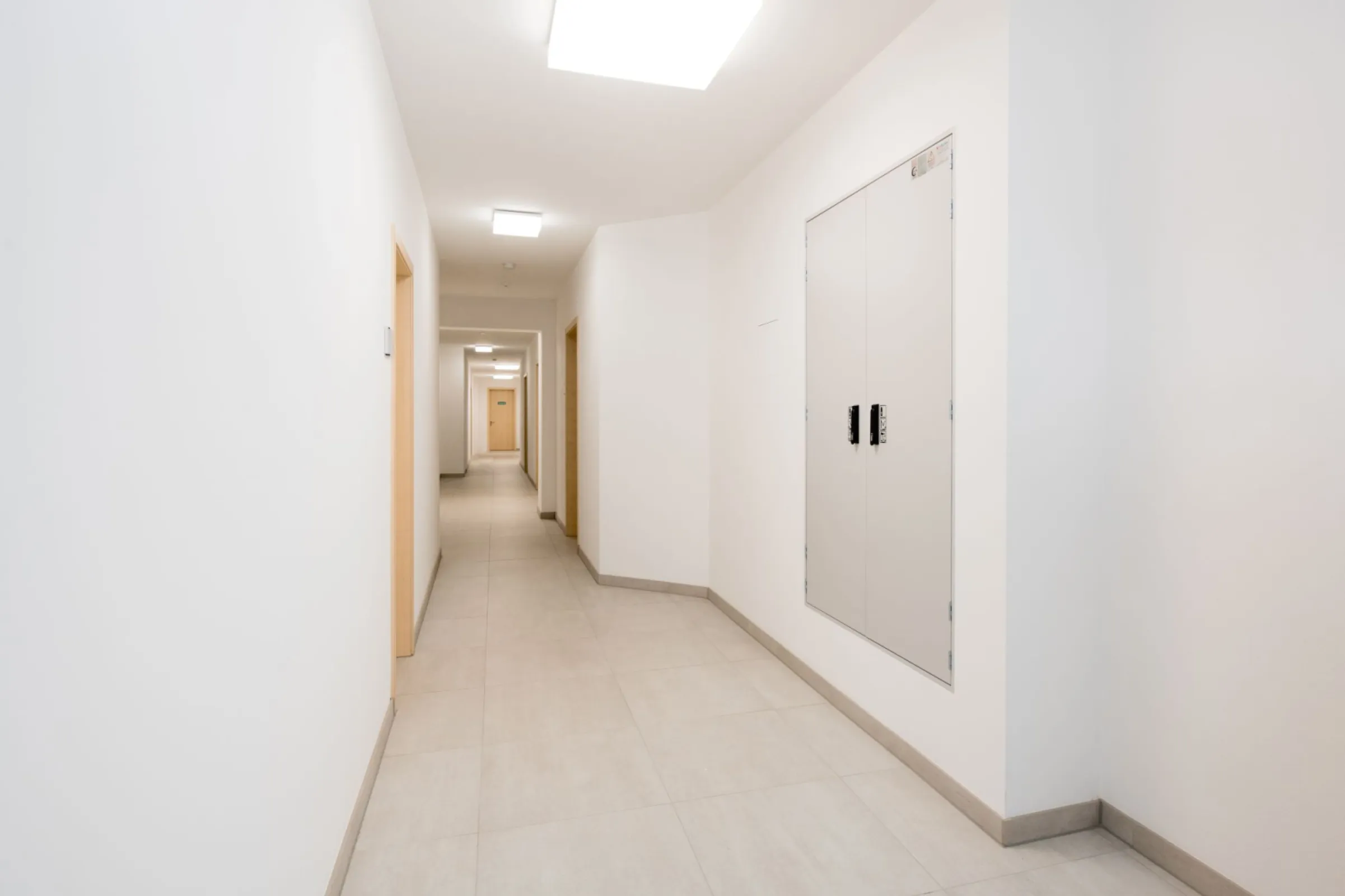 LWA-E-30: Light wall attachment door recessed version. Suitable for functional integrity for 30 minutes, fire resistance 30 minutes.