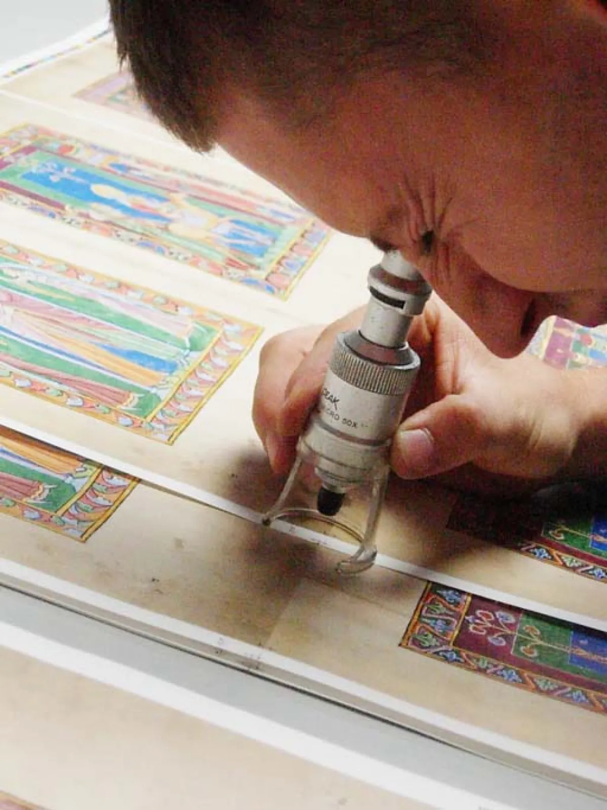 Every single detail is carefully controlled – from the text to the tiniest element – ensuring that each page of the facsimile perfectly mirrors the original. The printing itself is a true art form.