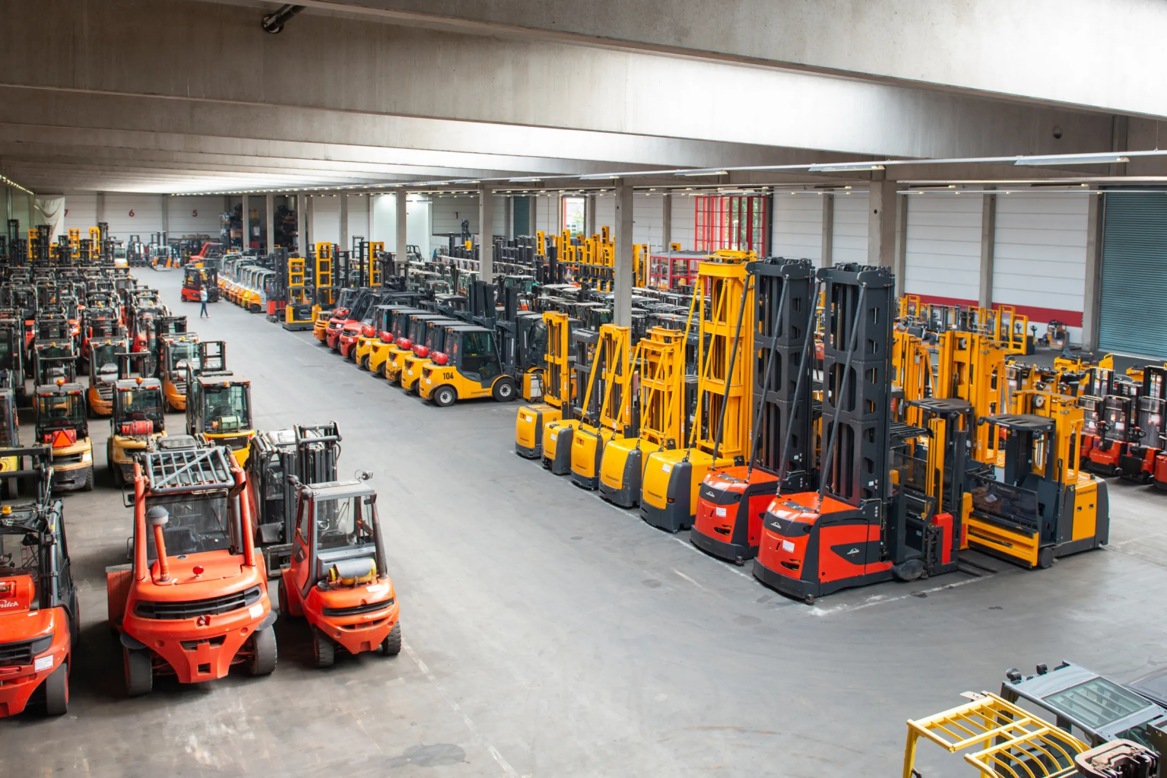 warehouse handling equipment  - manufacturer-independent - all brands and types