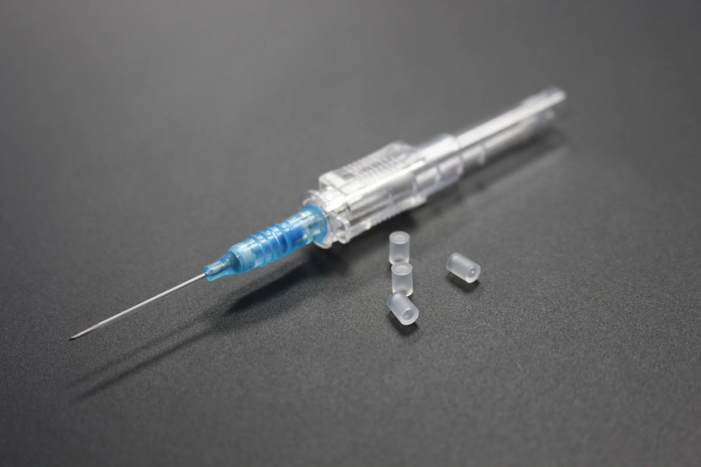 Safety valve of a cannula