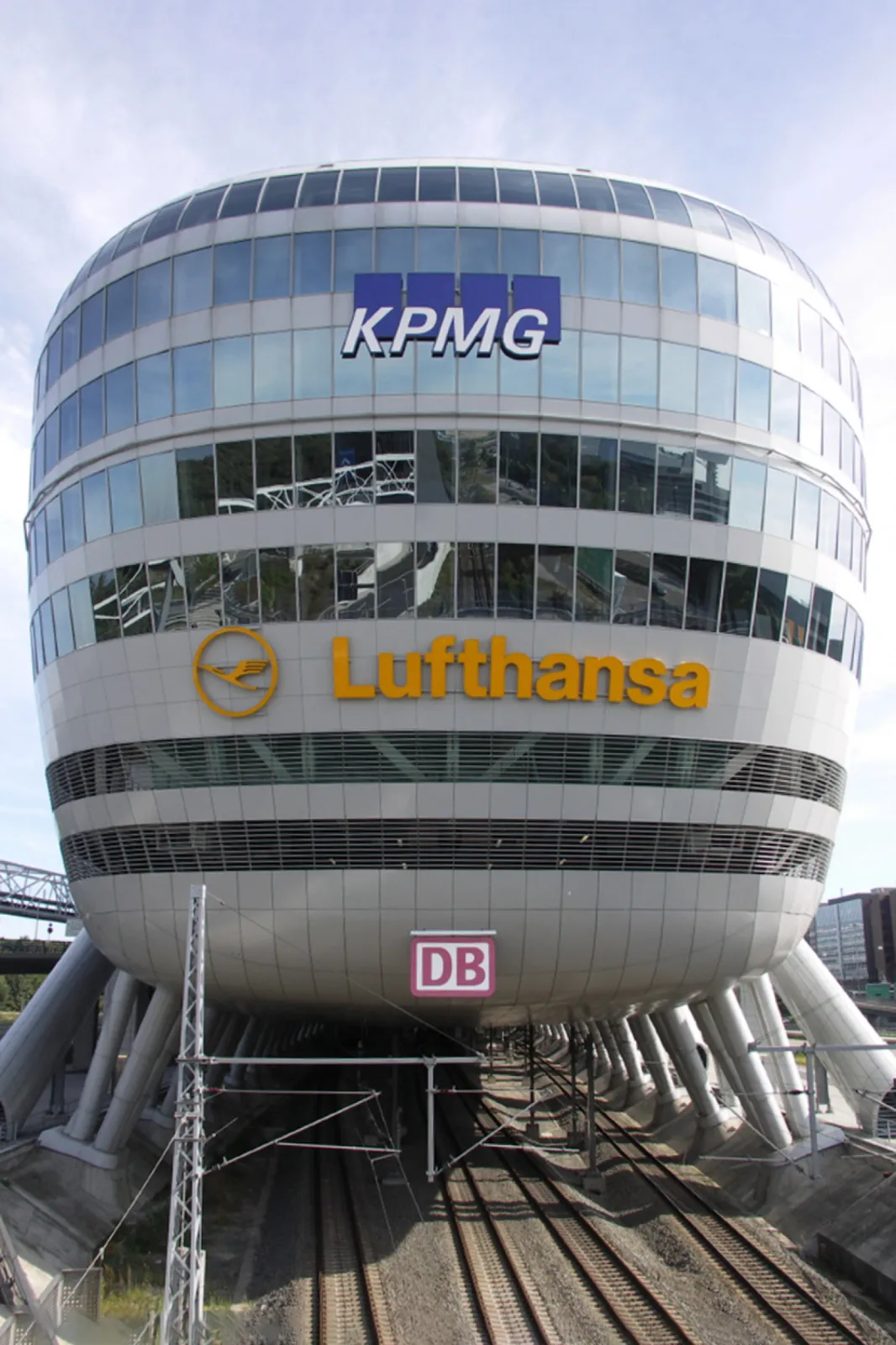 Advertising installation for Lufthansa at Frankfurt long-distance train station