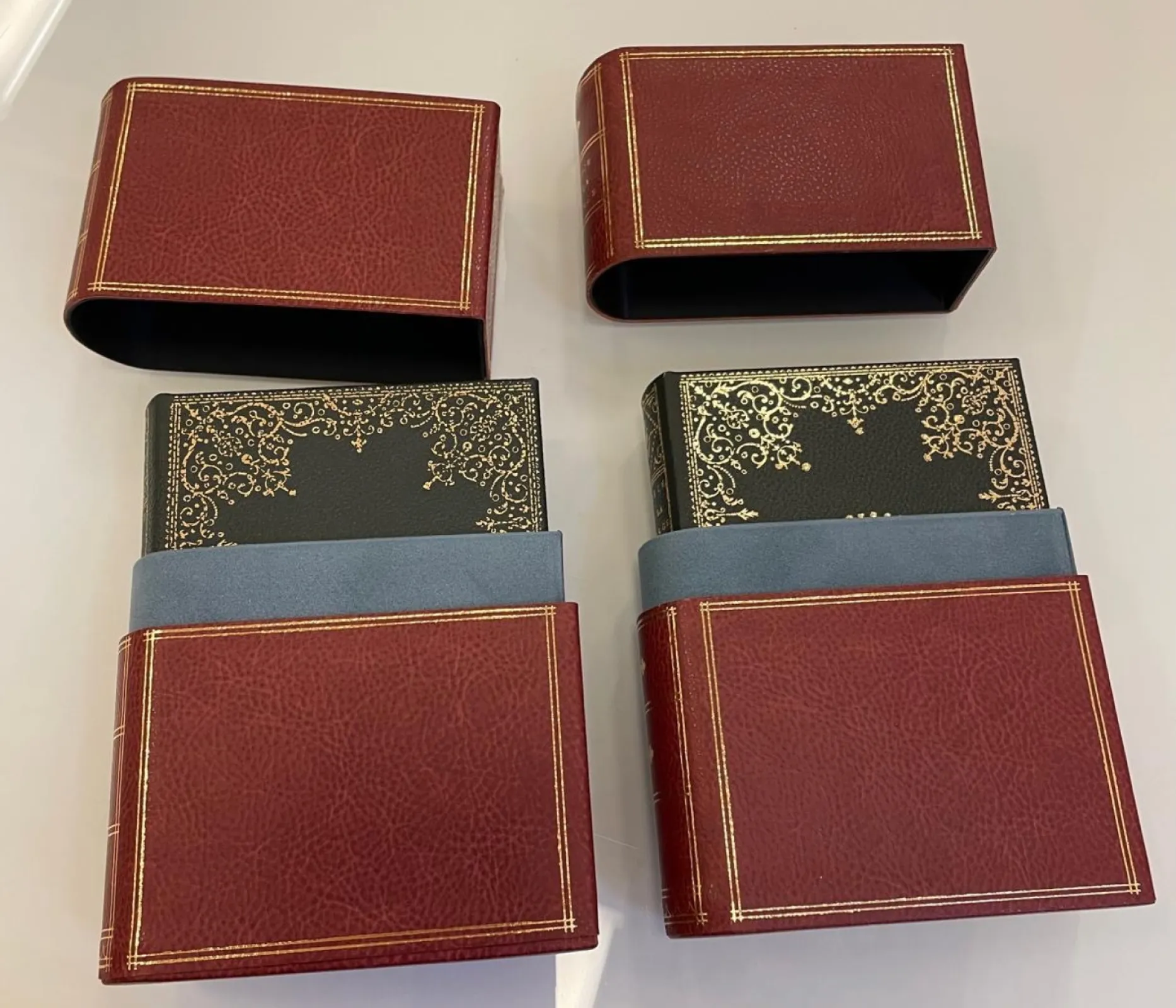 The manuscript, divided here into two volumes, is bound in a magnificent leather cover with lavish gold embossing. The manuscript has been divided into two volumes since the 18th century; this is faithfully reproduced in the present edition. Bound in genuine leather with lavish gold embossing, the volumes are protected by red leather sheaths, likewise with gilt embossing, and delivered in an elegantly luxurious box.