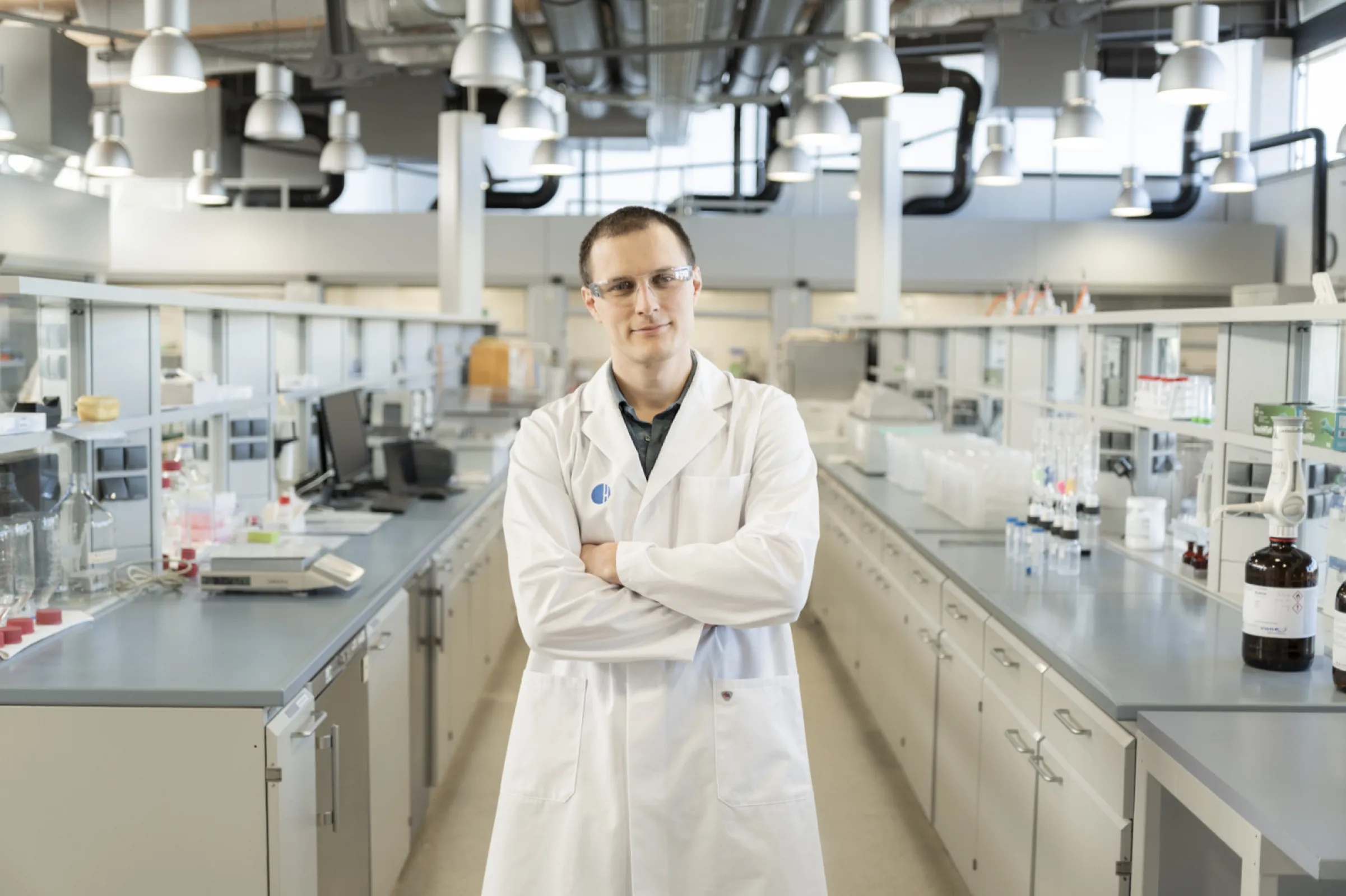 Whether for textiles, hardlines or medical devices – we make quality visible. With testing that goes beyond the laboratory, certification that opens doors, and consulting that shows what really matters.   Your products should not only meet specifications, but also build trust – among customers, markets and partners.  For almost 80 years, Hohenstein has been supporting companies along the entire value chain: from material analysis and regulatory compliance to international market launch. Our global network of laboratories, branches and contact offices in more than 50 countries offers you optimal accessibility while ensuring short service and turnaround times.  This creates trust – in products, processes and partnerships. Worldwide and independently.