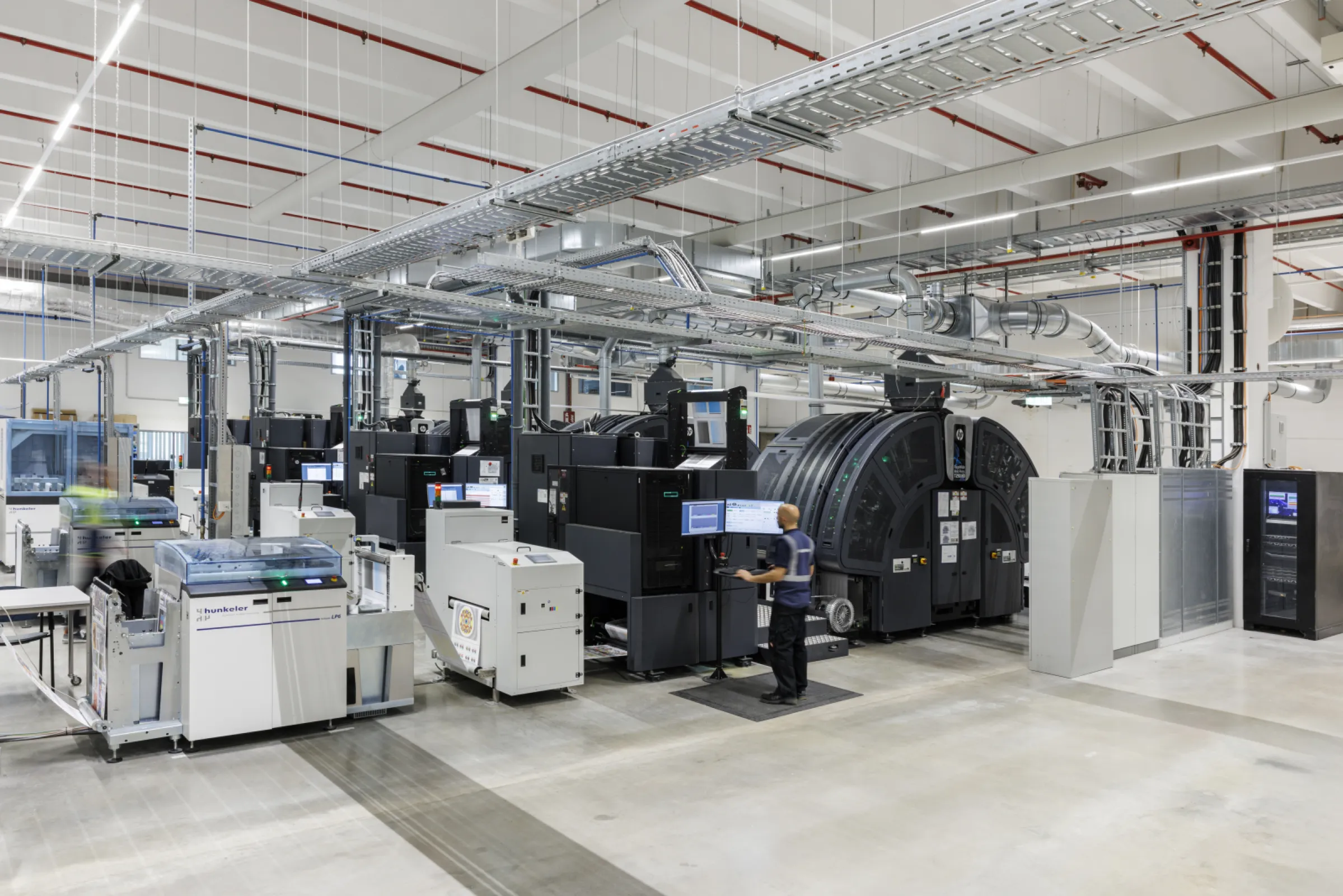 Our hybrid storage and delivery solution combines flexible print-on-demand with seamless logistics for more publishing and sales potential.