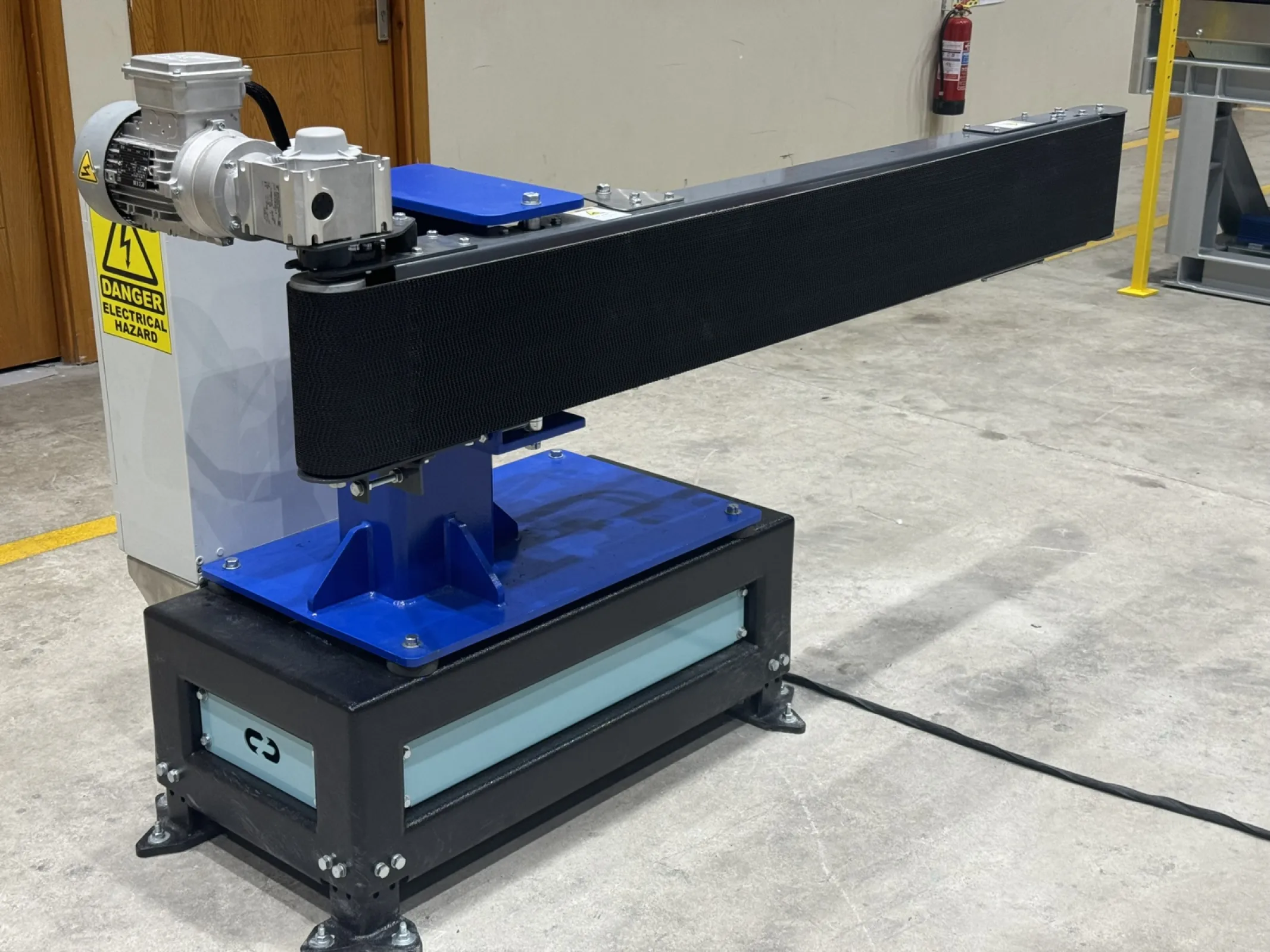 Horizontal diverter for multiple lane operation . Also available as vertical diverter.