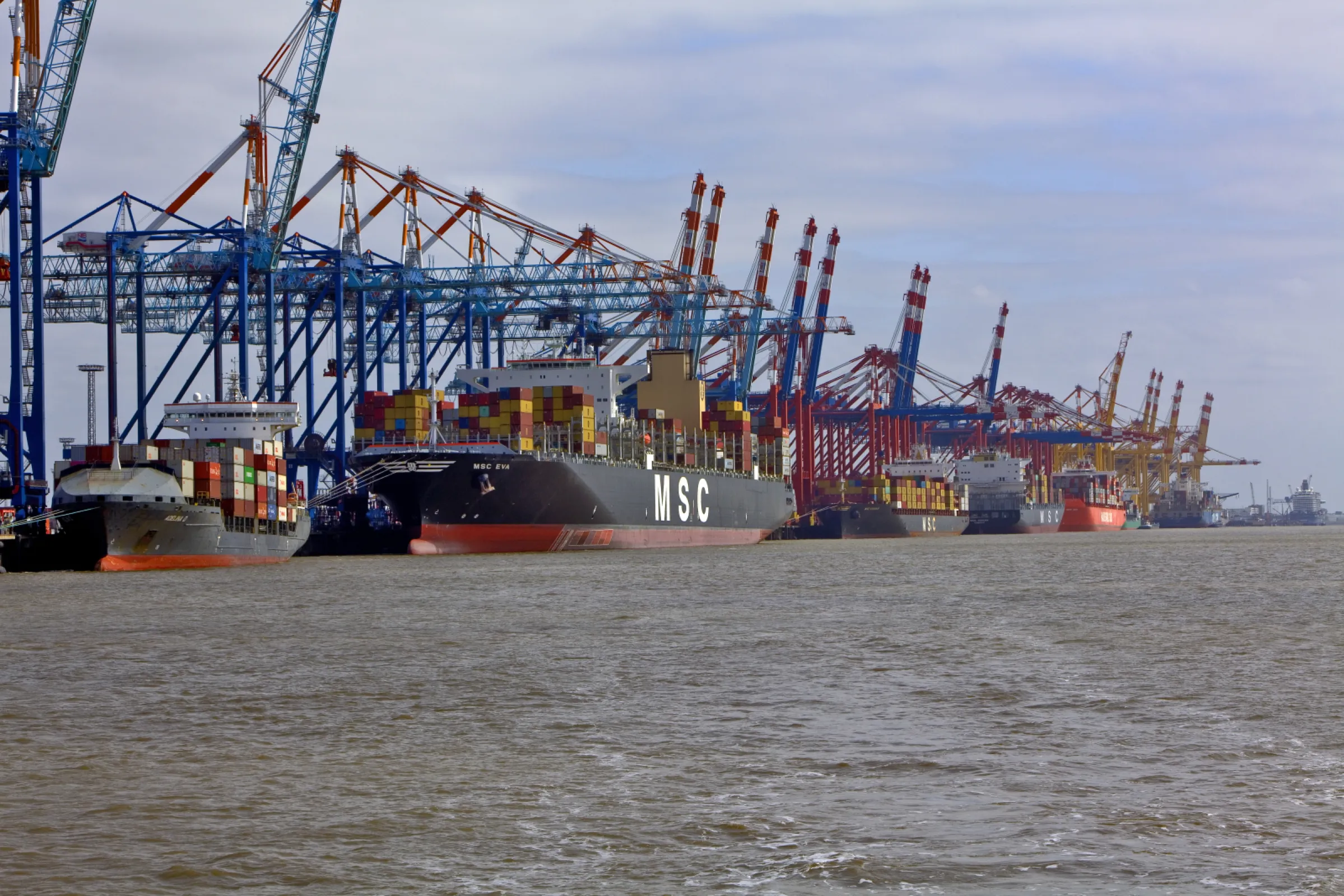 STEELPAINT COATINGS for Ships, Ports and Cranes
