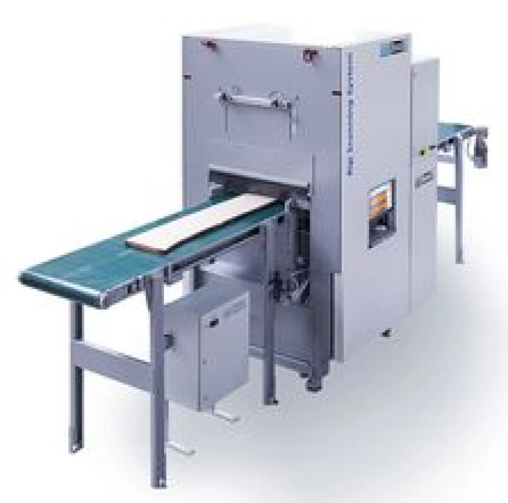 The PAUL Rip Scanning System detects edged and unedged boards in the longitudinal passage. Special algorithms for the ripping process calculate the best optimization result. Subsequently, an automatic infeed system, which detects the position of the workpieces, feeds them to a rip saw. Taking into account the previously calculated optimization, the infeed system turns and positions each individual board in the optimal position. The PAUL Rip Scanning System detects edged and unedged boards in the longitudinal passage. Special algorithms for the ripping process calculate the best optimization result. Subsequently, an automatic infeed system, which detects the position of the workpieces, feeds them to a rip saw. Taking into account the previously calculated optimization, the infeed system turns and positions each individual board in the optimal position.