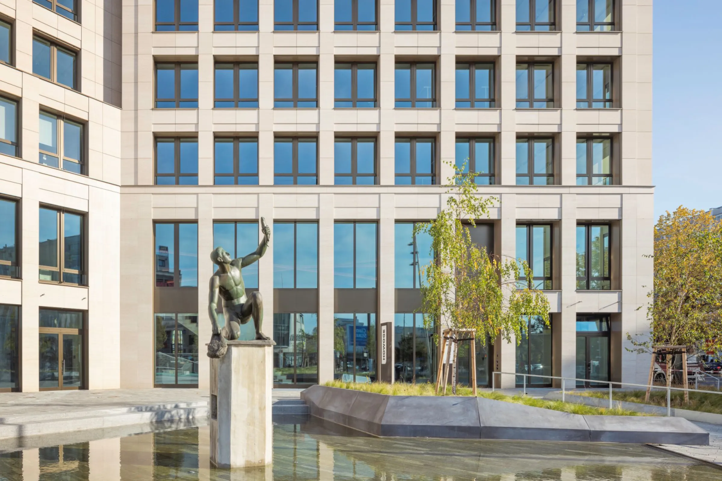 Frankfurter Allee, Berlin, Germany | For a new type of neighbourhood with a focus on housing Baumschlager Eberle Architekten have developed a new ‘piece of city’, a quarter that offers mixed urban living and creates spaces capable of accommodating both homes and workplaces for the coming decades