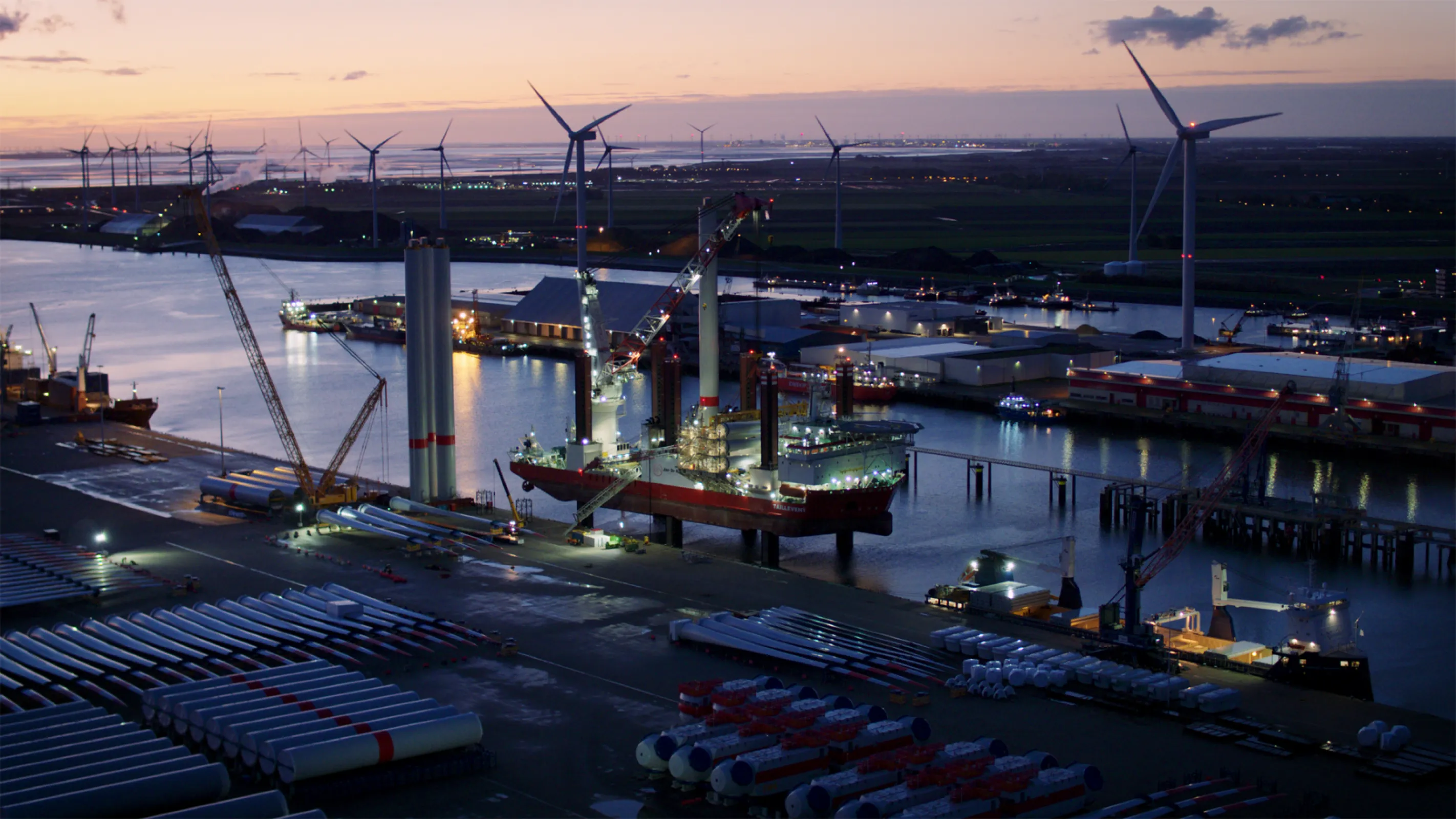 Buss Terminal Eemshaven is an important terminal for the handling of offshore wind components