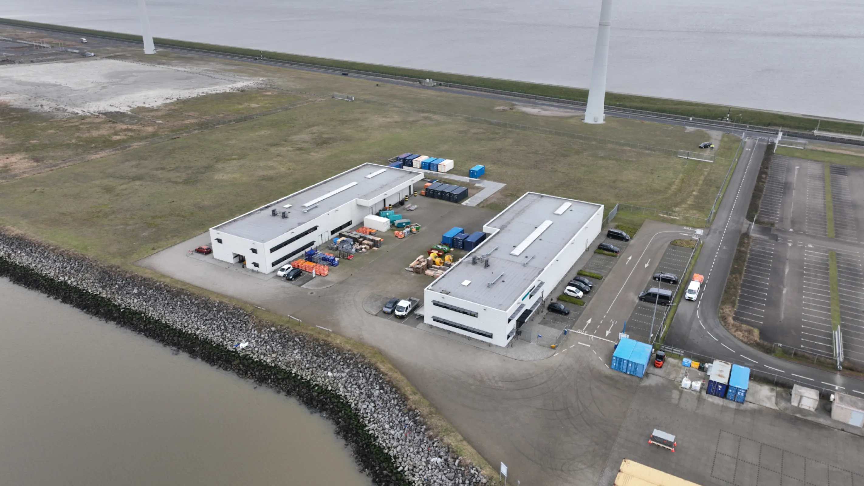 O+M Facilities in Eemshaven with warehouse, office, hardstanding and potential extension areas