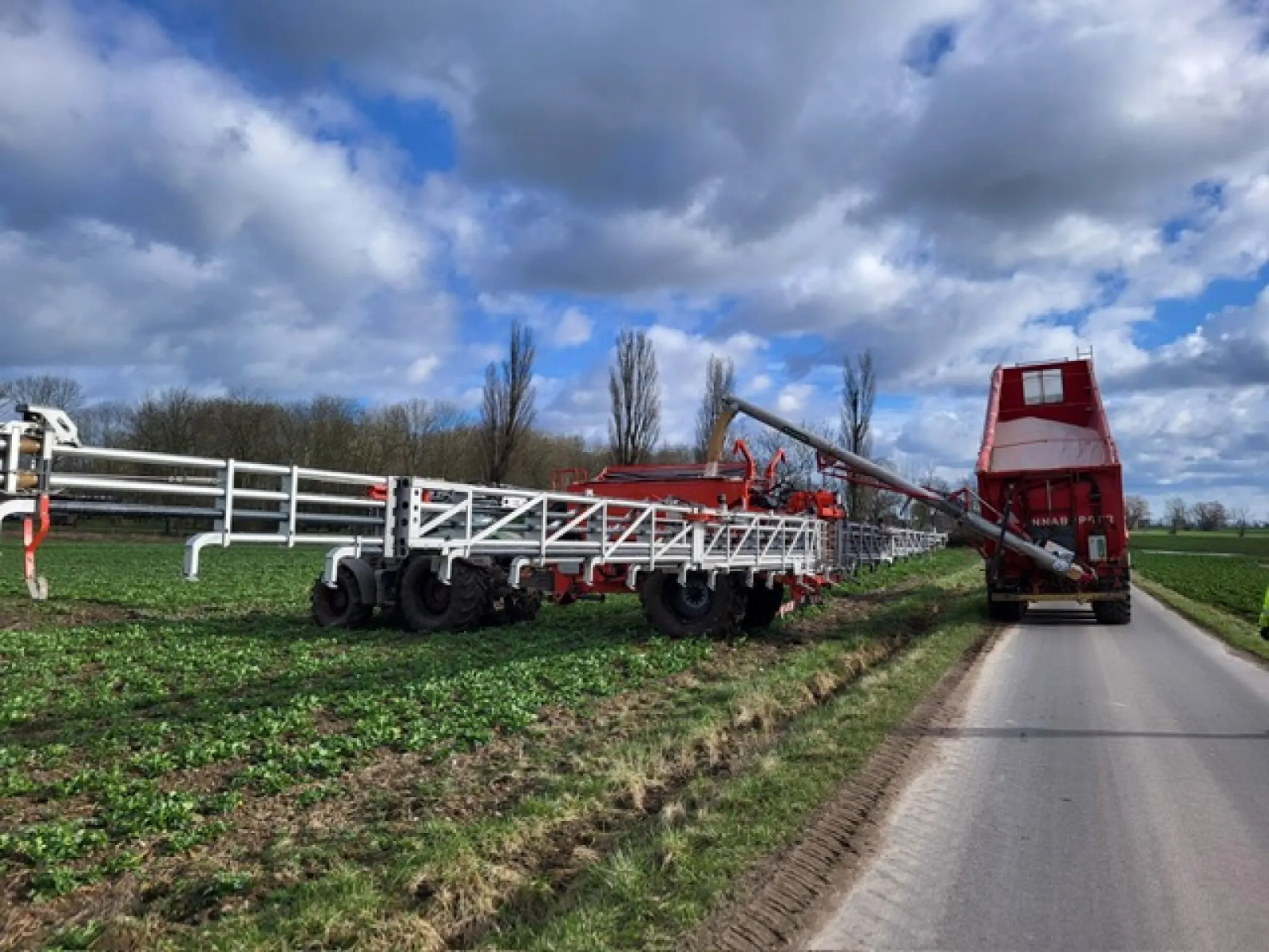 Tailgate auger model DF1024VT