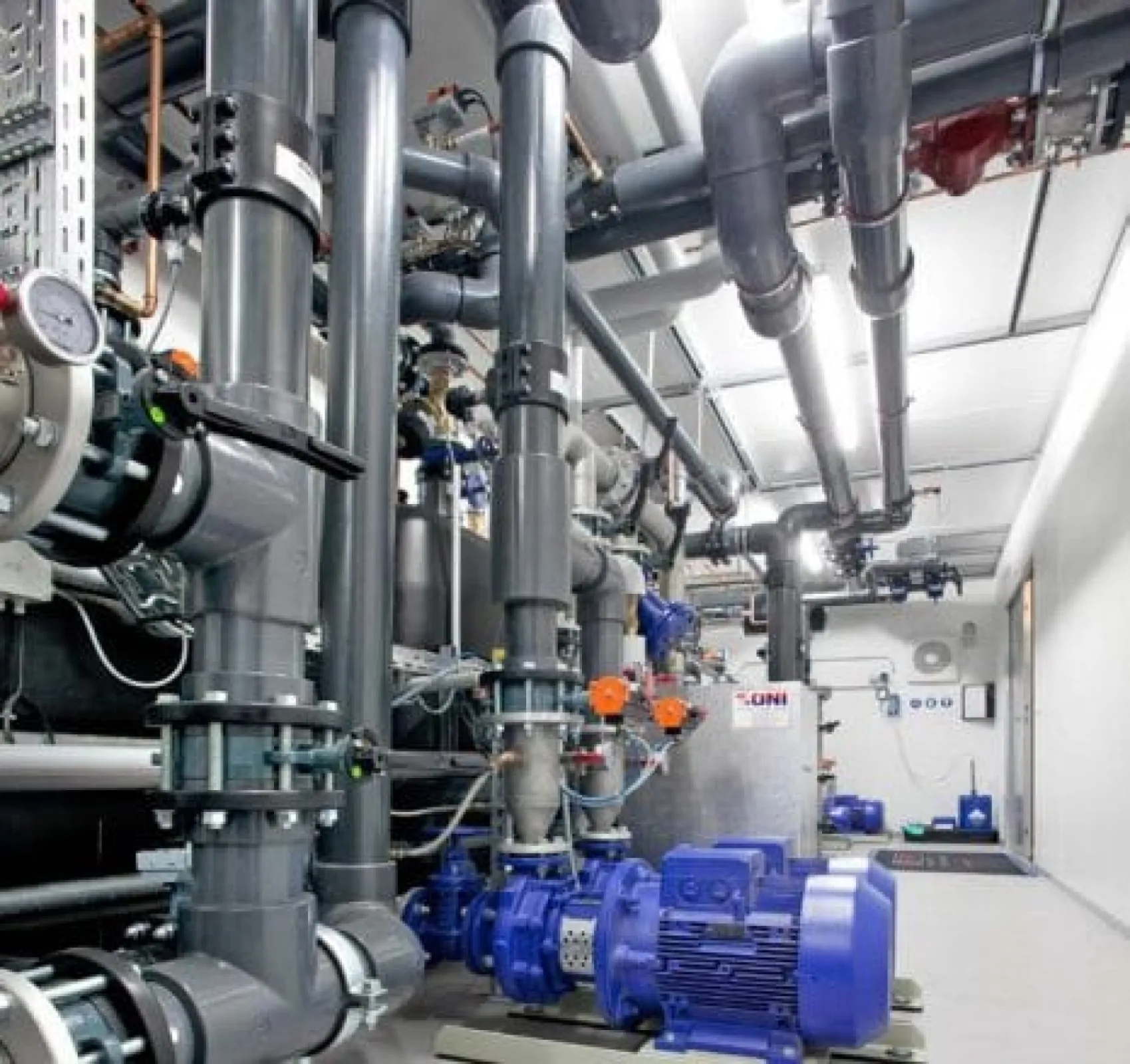 Energy-efficient cooling plant center with pump, piping, and control technology.