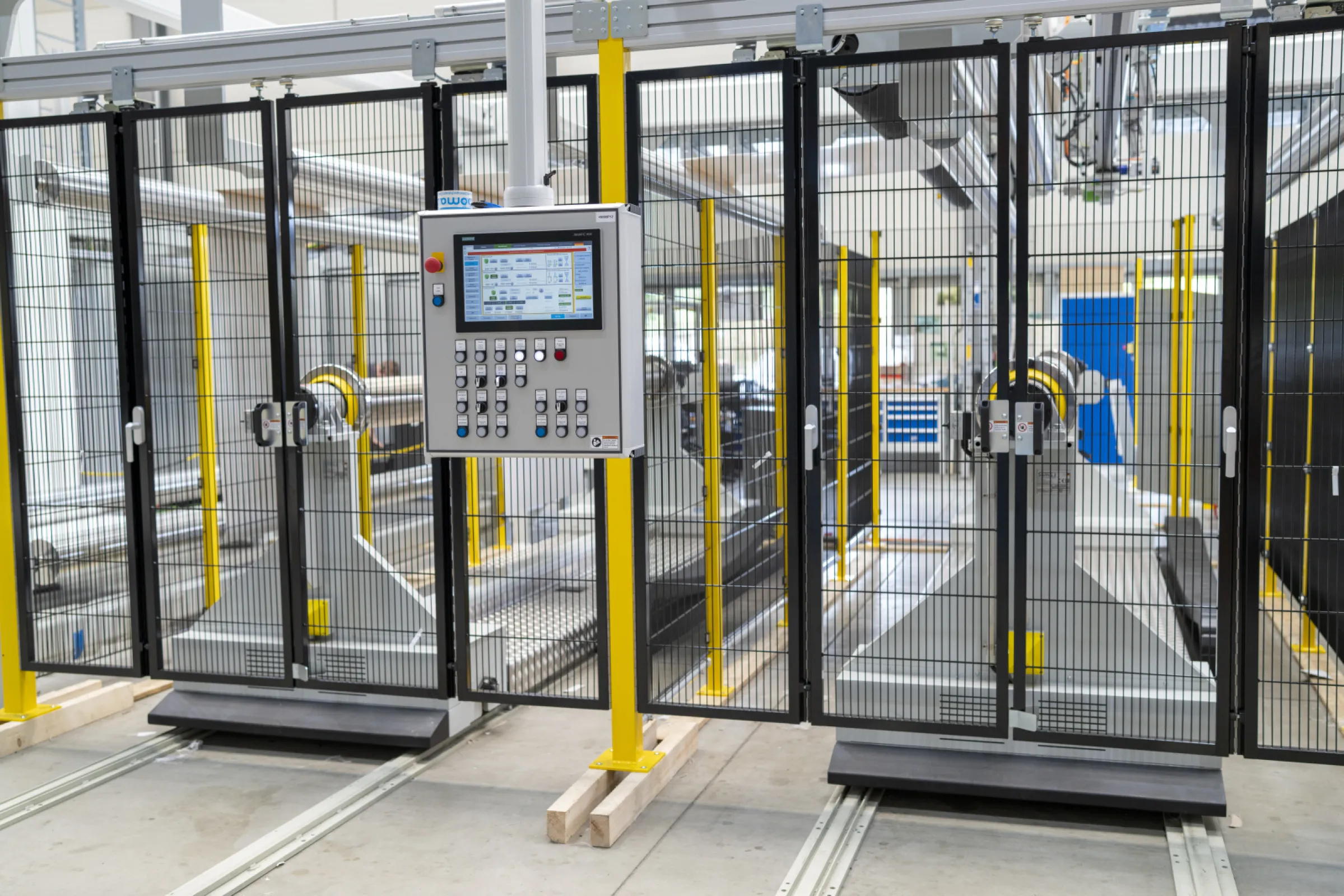 Jumbo roll winder for roofing and floor films