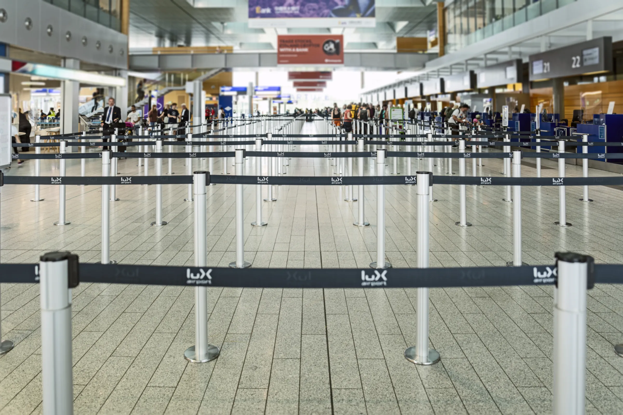Beltrac belt posts at LUX Airport