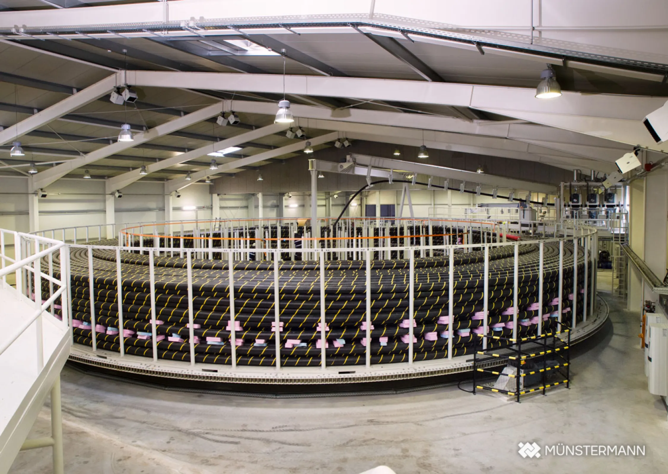 Cable Carousel by Münstermann