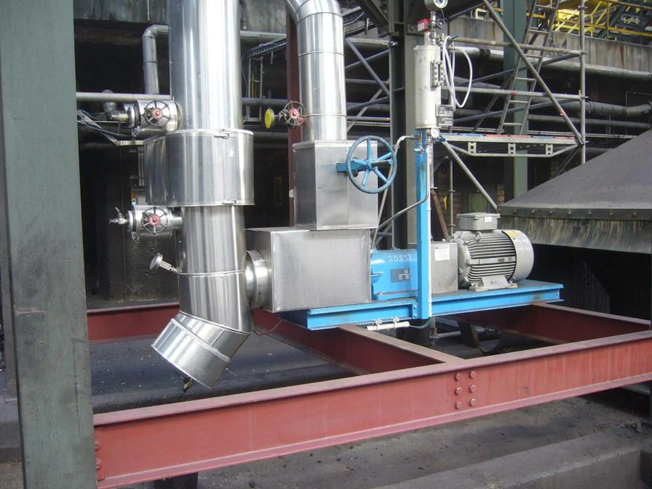 GORATOR® grinding of 100mm coke particles in thick tar