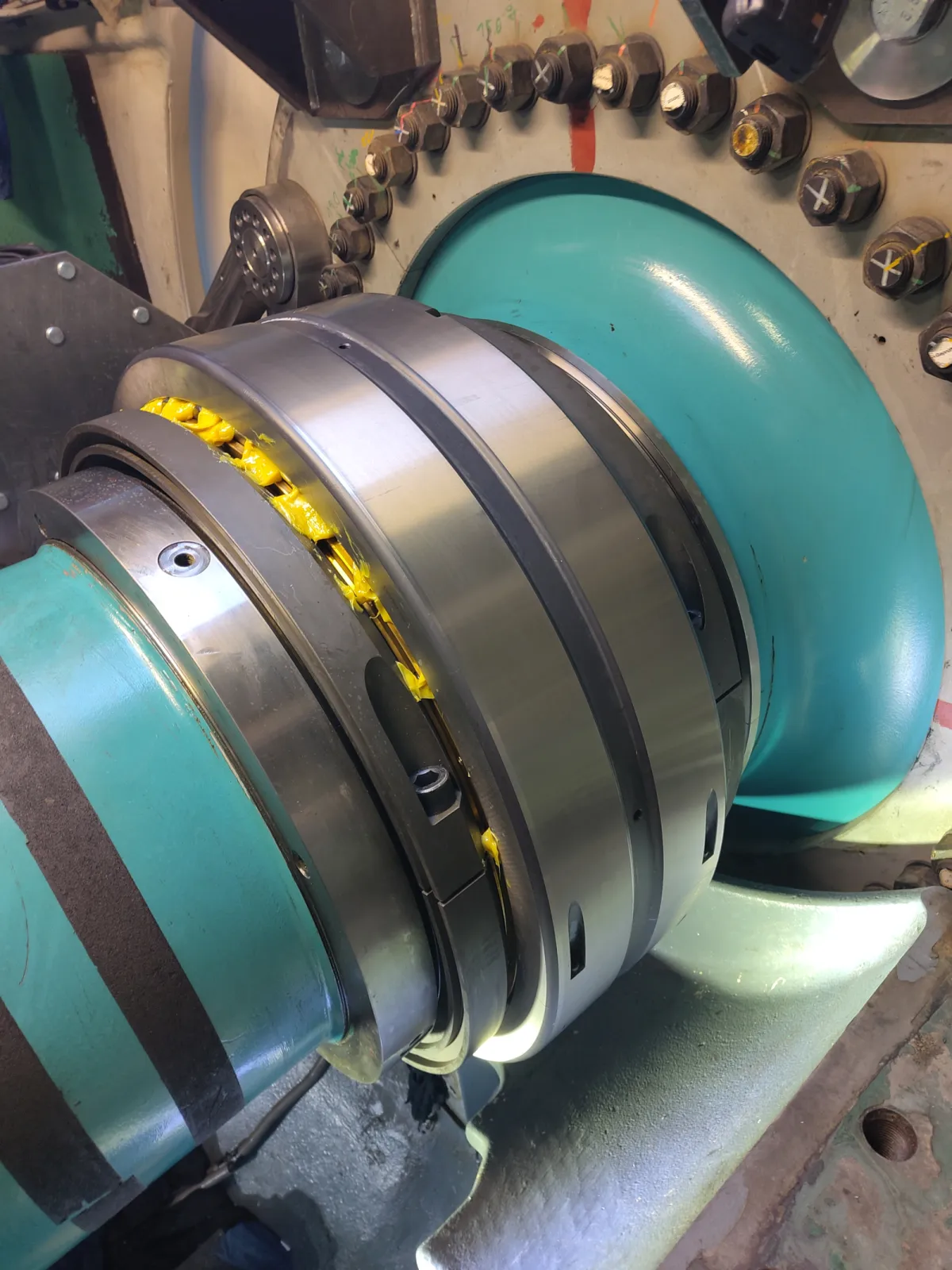 Craneless Bearing Exchange Solution