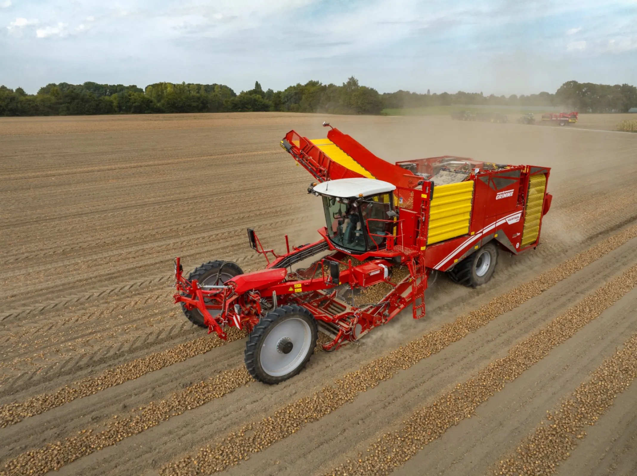 VARITRON 470: 4-row, 7 t NonstopBunker, high separation, wheels, 460 HP