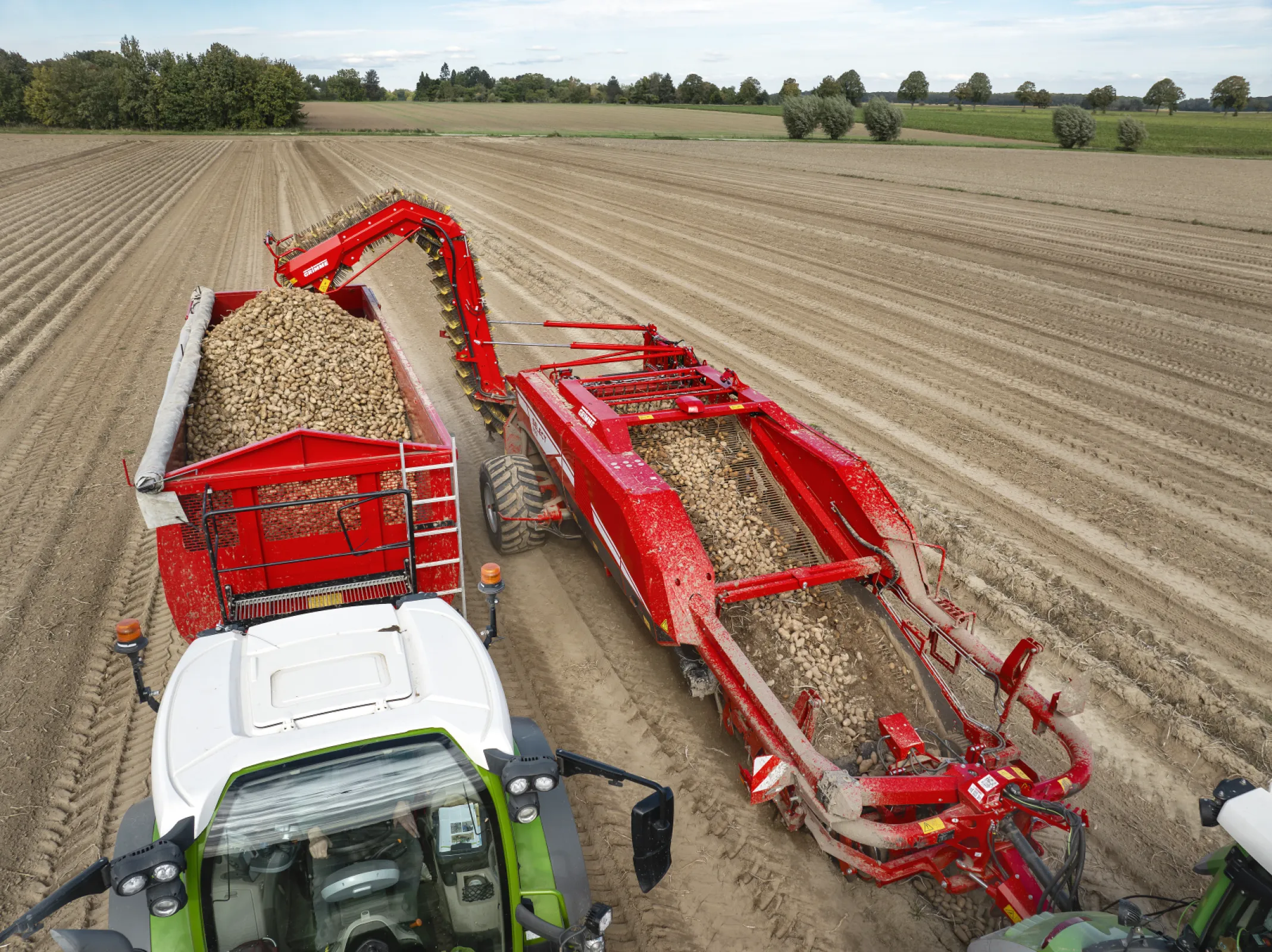 T-100DF - Single row, trailed, with cart elevator