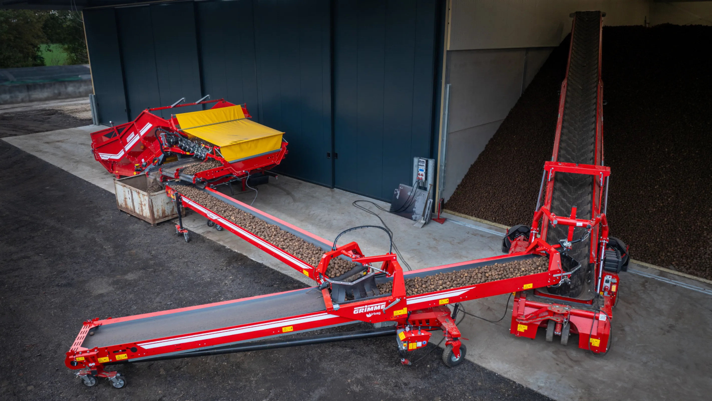 TC 816: Conveyor with variable transport length up to 16 m, belt width 80 cm
