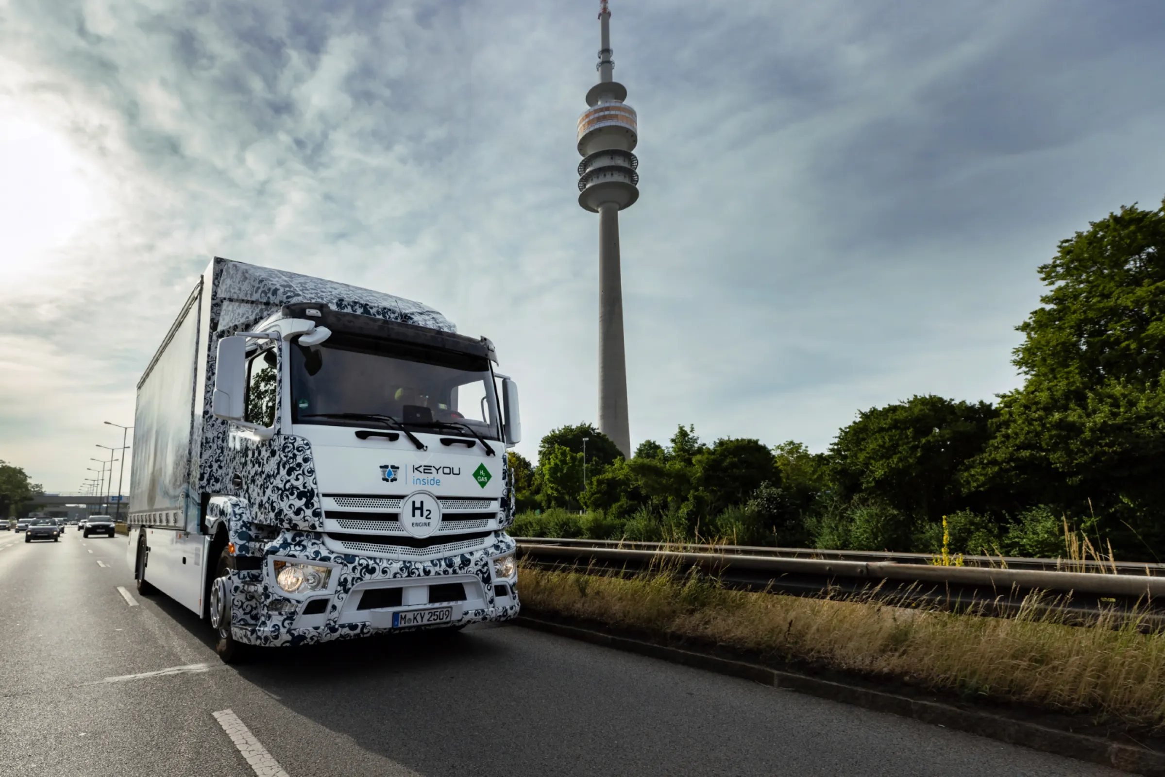 The pioneering KEYOU 18t hydrogen truck - urban