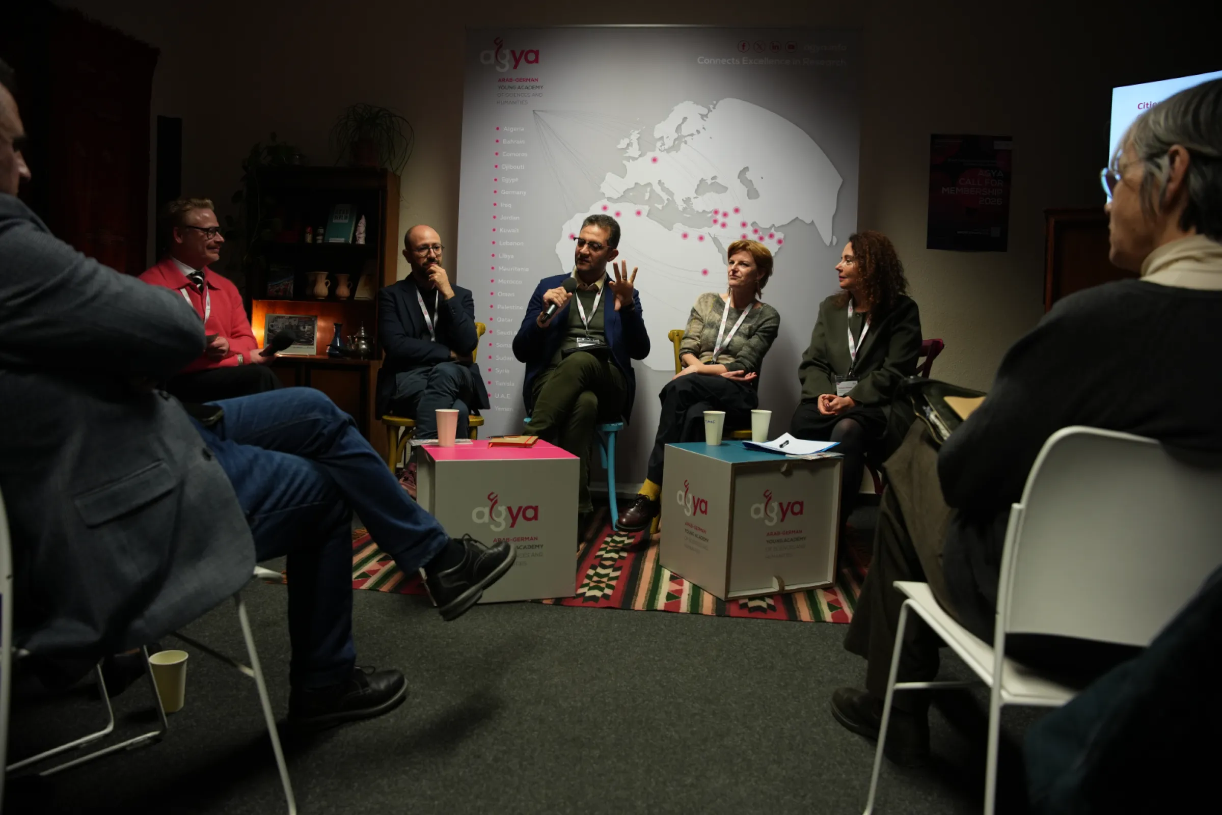 AGYA at Salon Sophie Charlotte - communicating science to society.