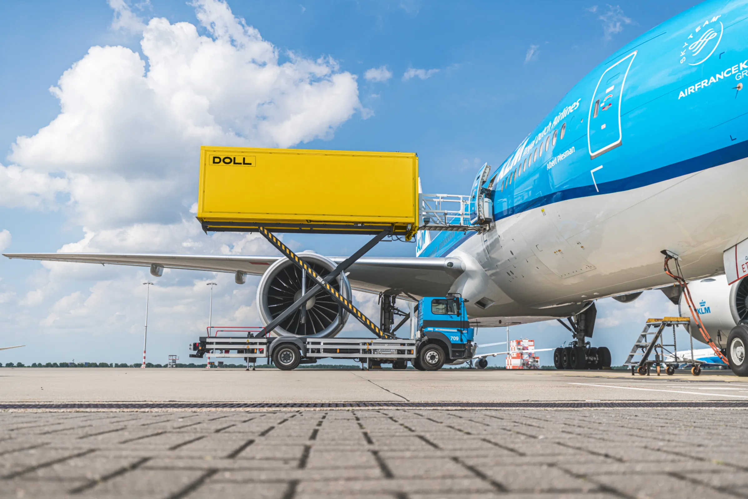 DOLL catering highloader