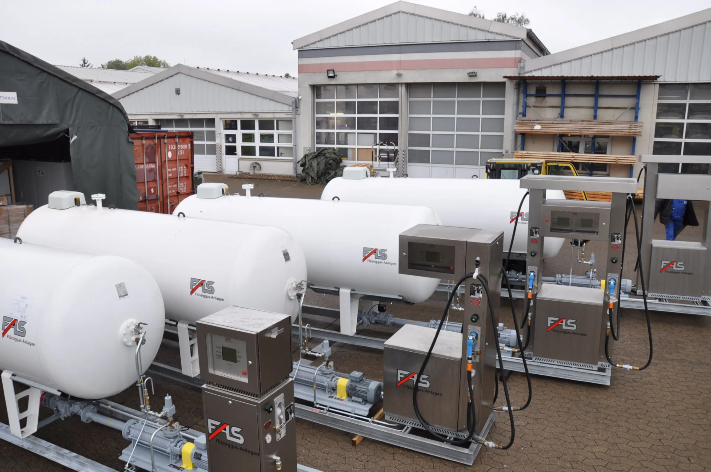 Compact filling stations with different types of LPG dispensers