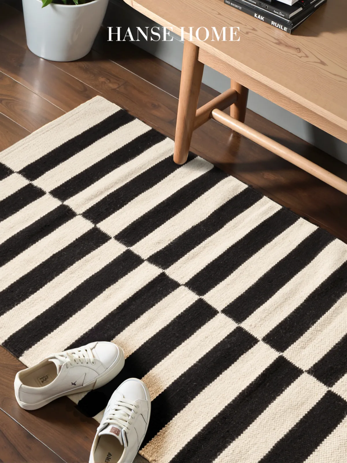Topseller Woolen Rug Vika