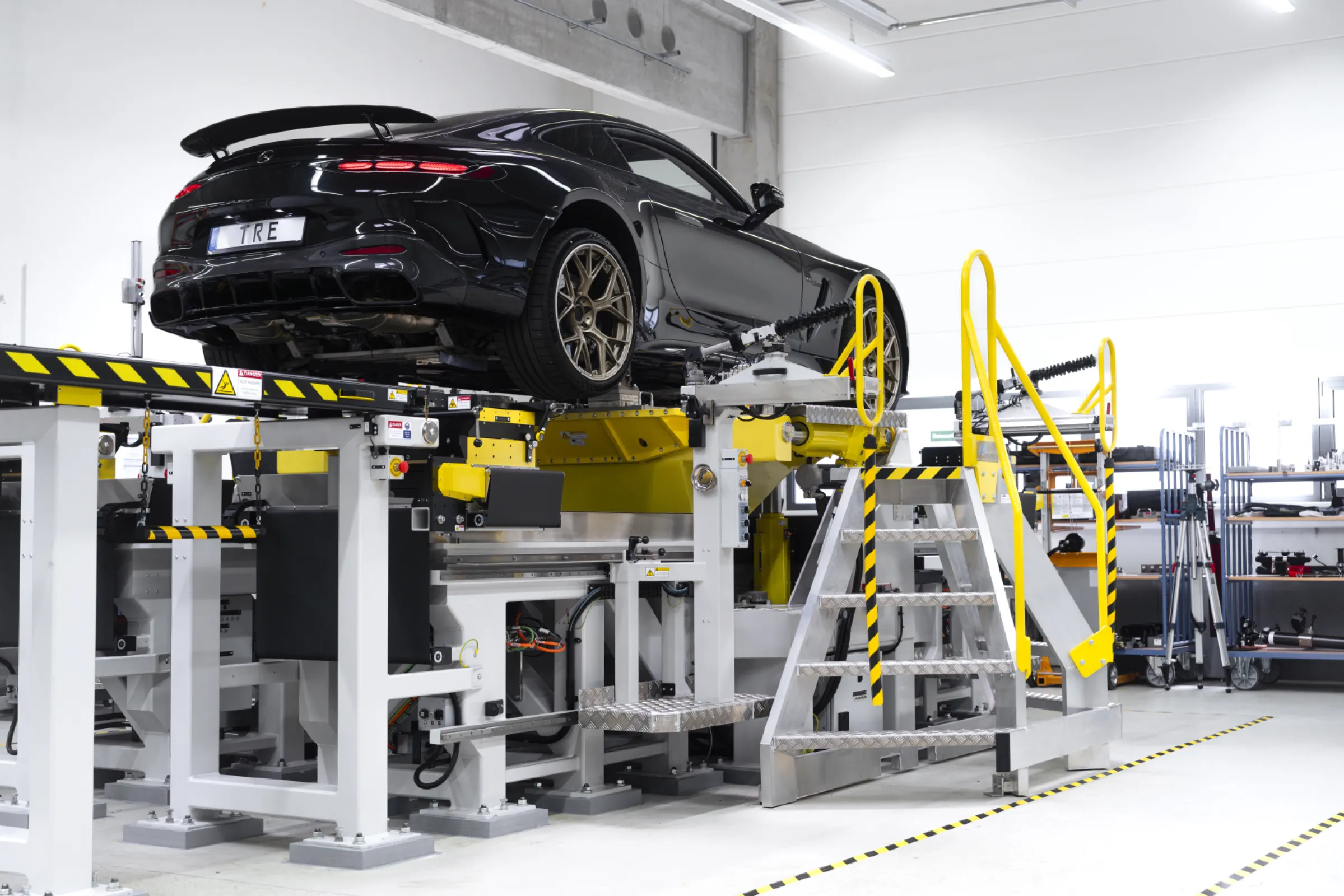AMG GT Sports car on MTS SPMM+ K&C test rig