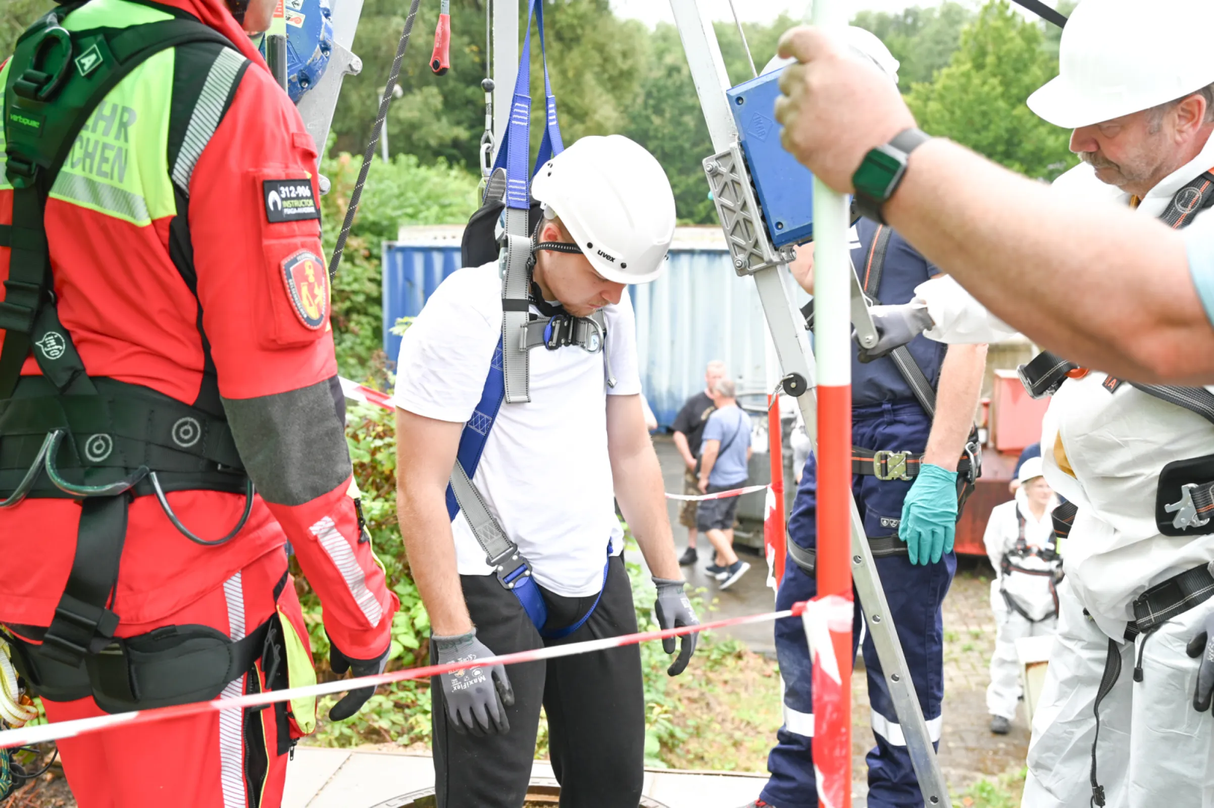 Safety training for the fire fighters into the sewers