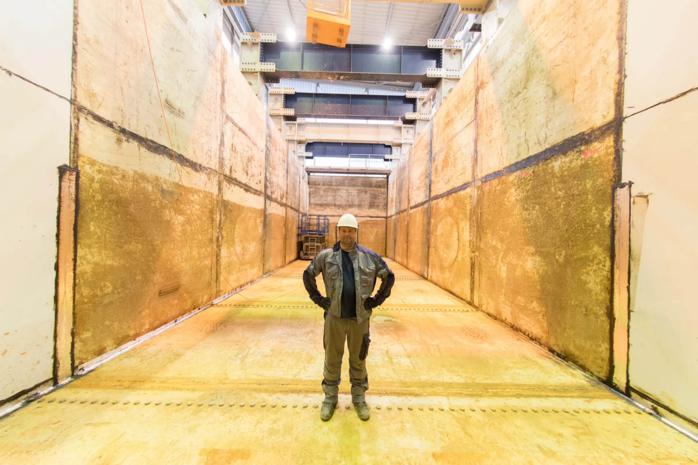 IKT large-scale test rig, (18 meters long, 6 meters wide and 6 meters high)