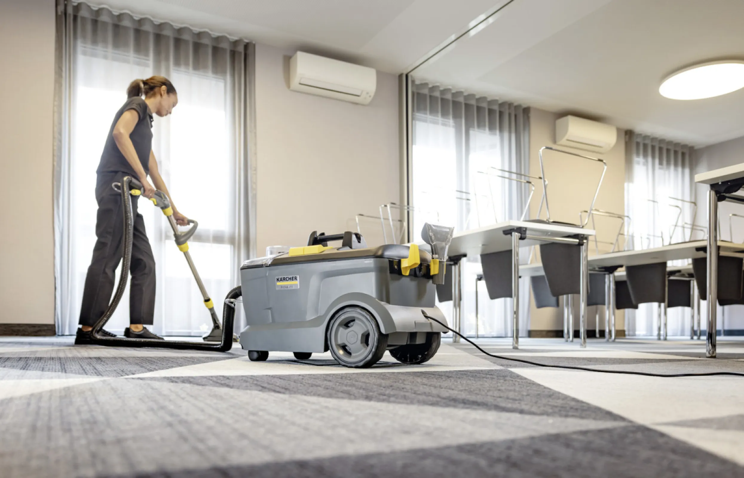 Spray-extraction cleaner Puzzi 10/1 Upholstery Vacuum Cleaner