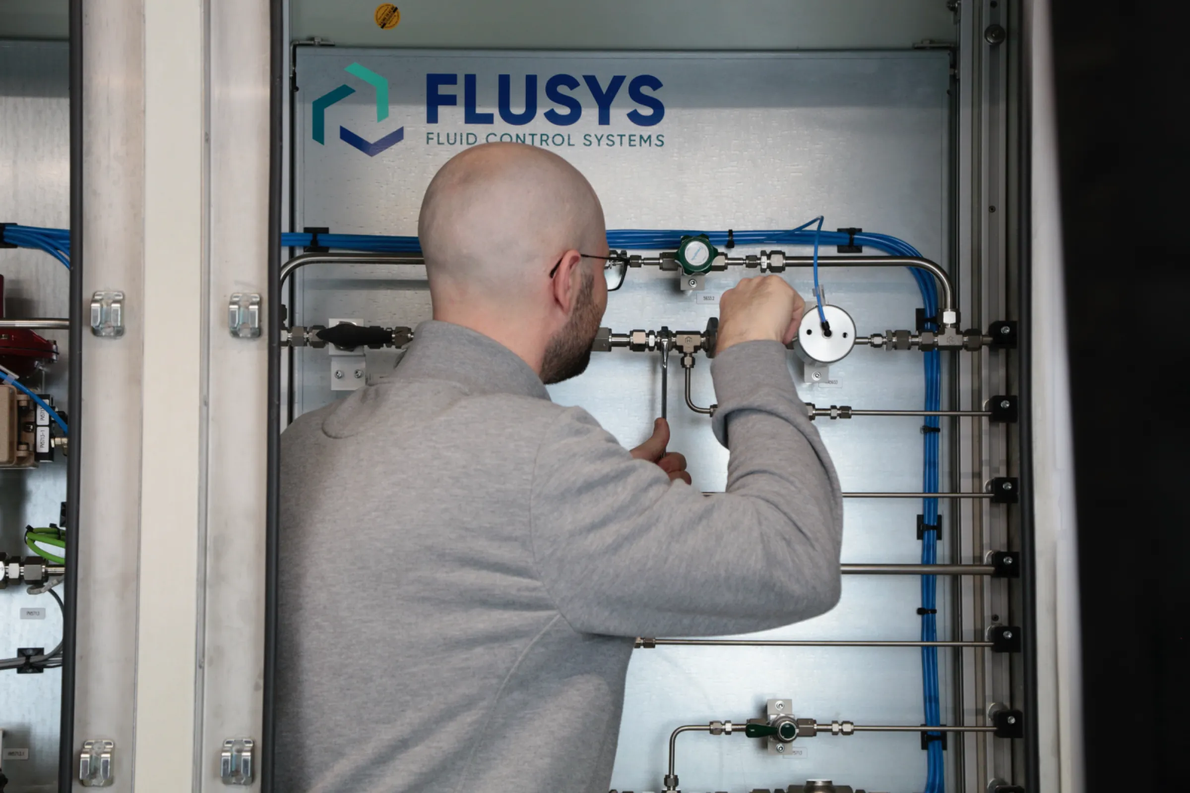 Assembly of a complete system