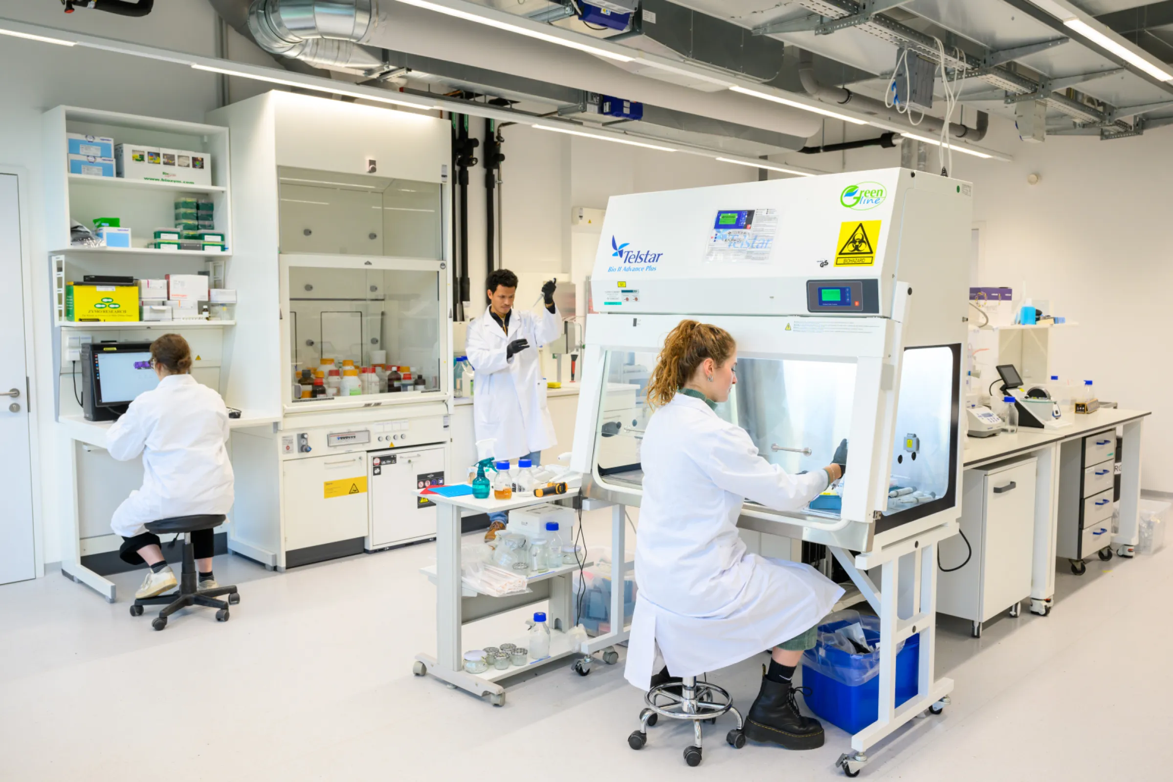 Start-ups in the BerlinBioCube benefit from the inspiring life science community (© Peter Himsel)