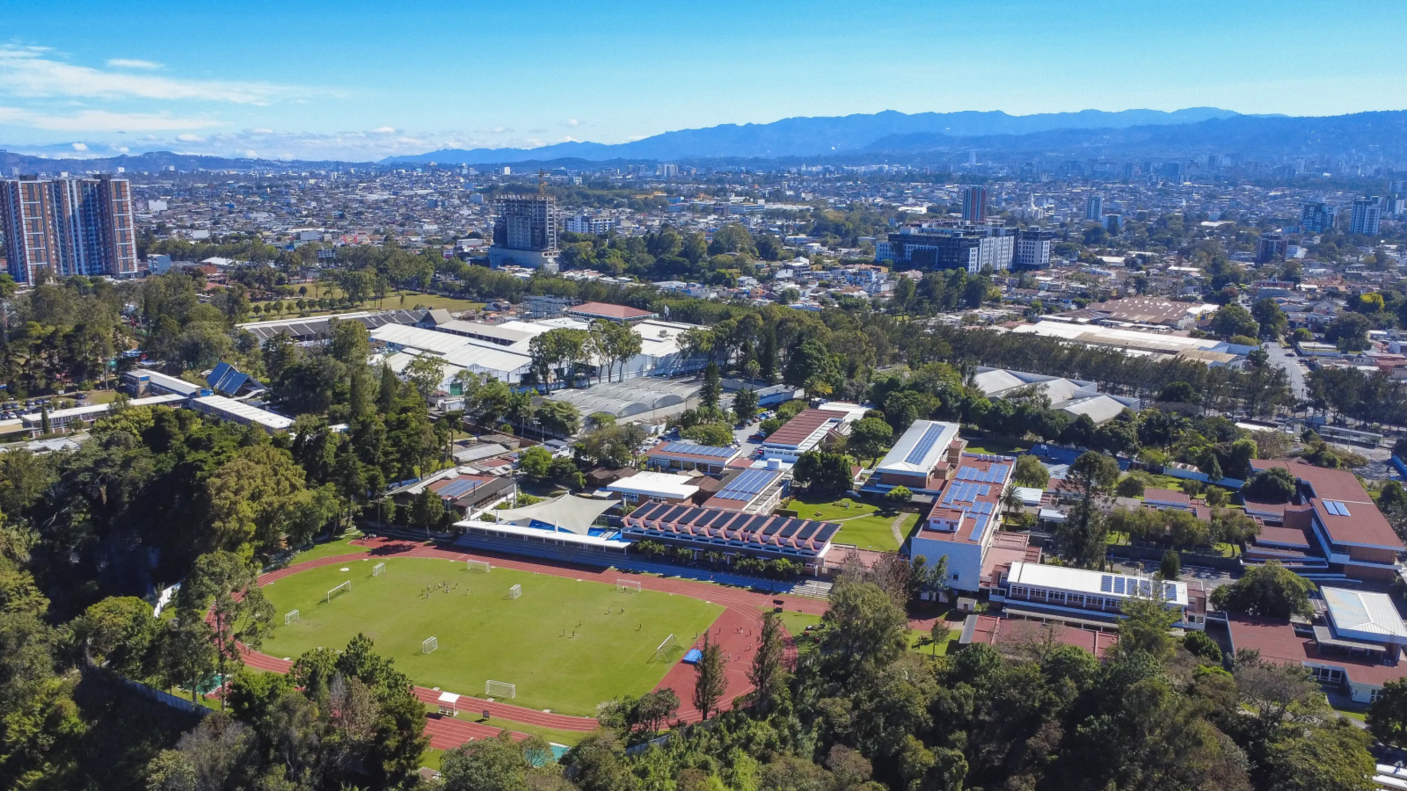 Aerial view of the Deutsche Schule Guatemala: the spacious, green campus is located in Zone 11 of Guatemala City.