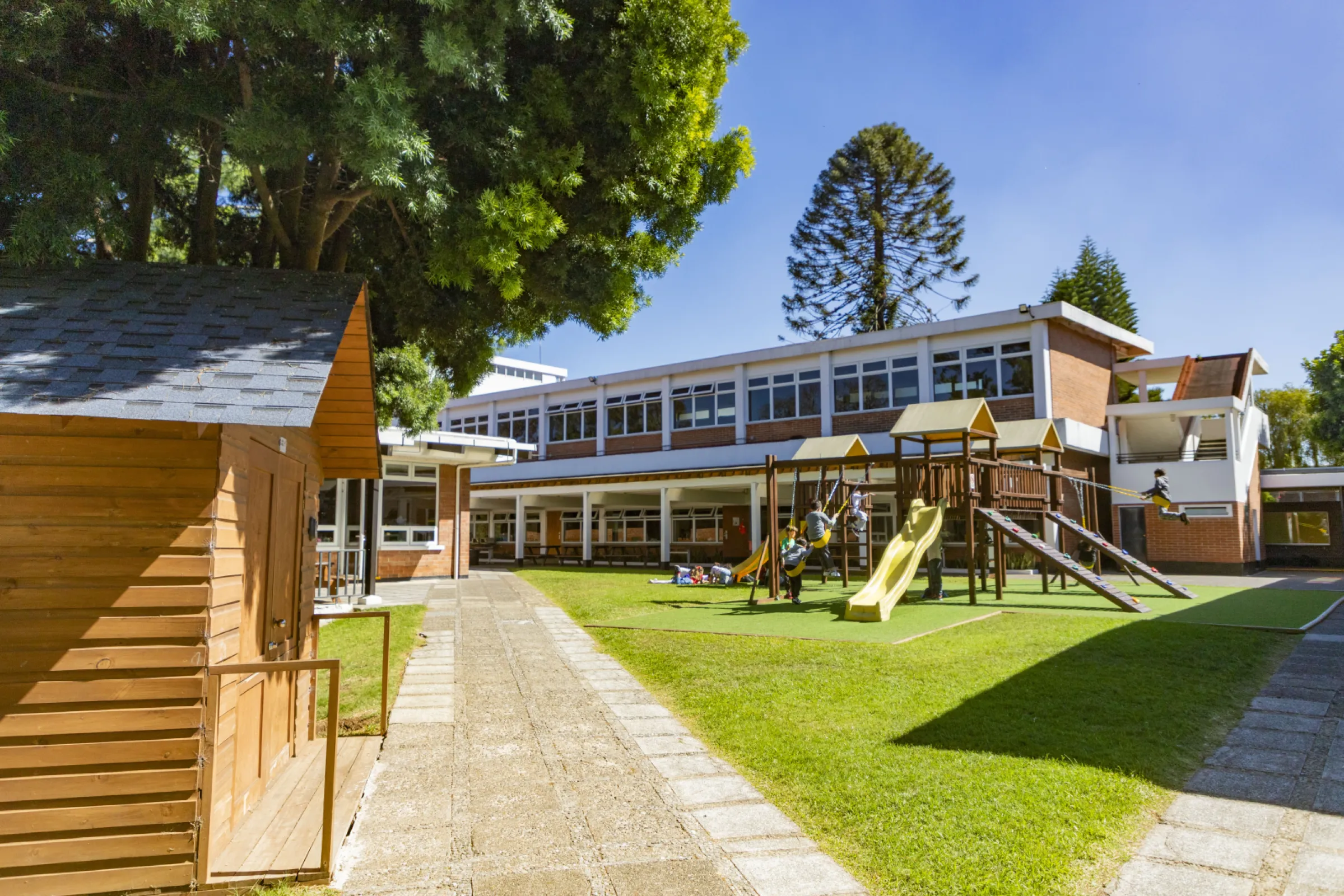 The primary school area provides a safe environment where children can get to know each other, grow, and play freely.
