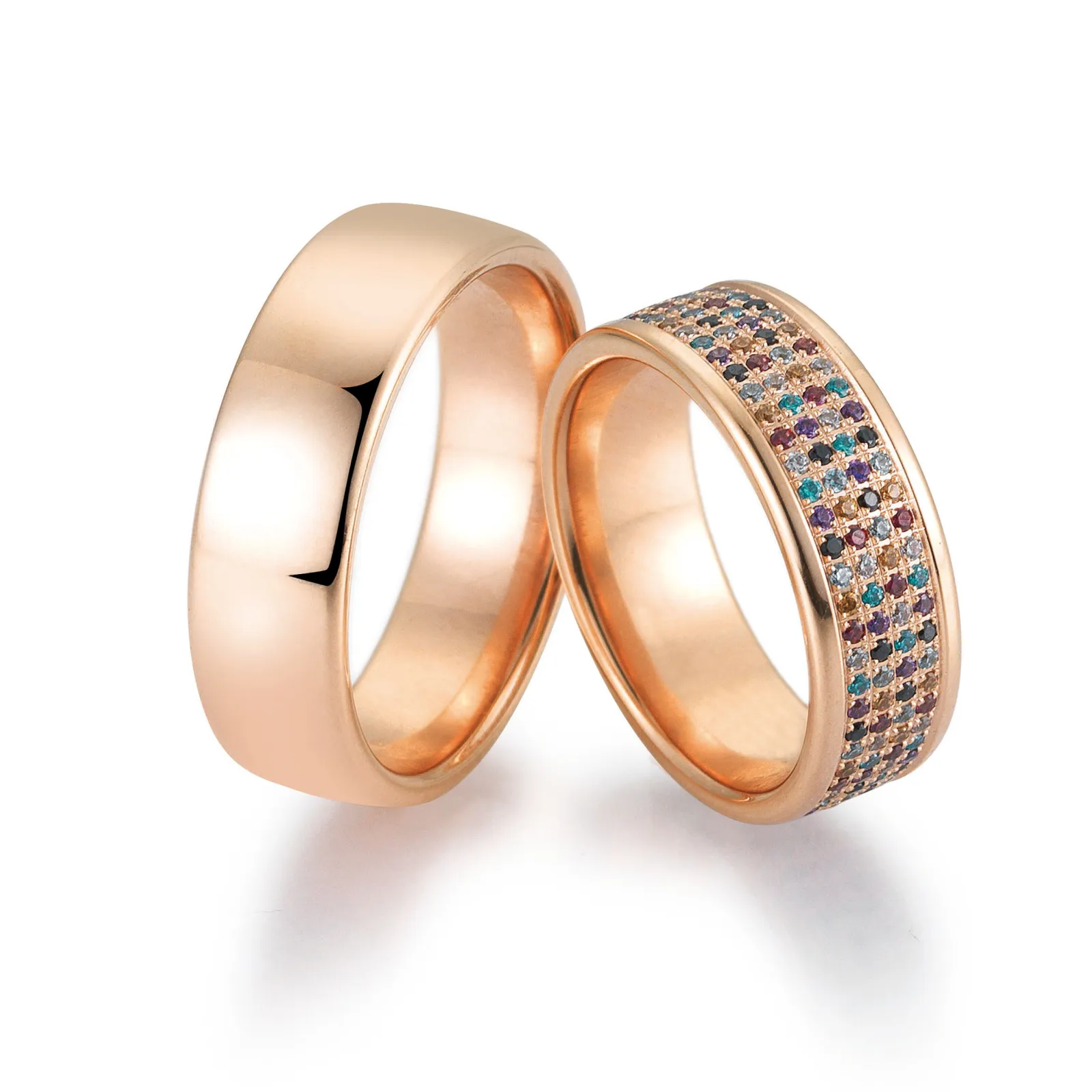 Wedding rings with colored diamonds