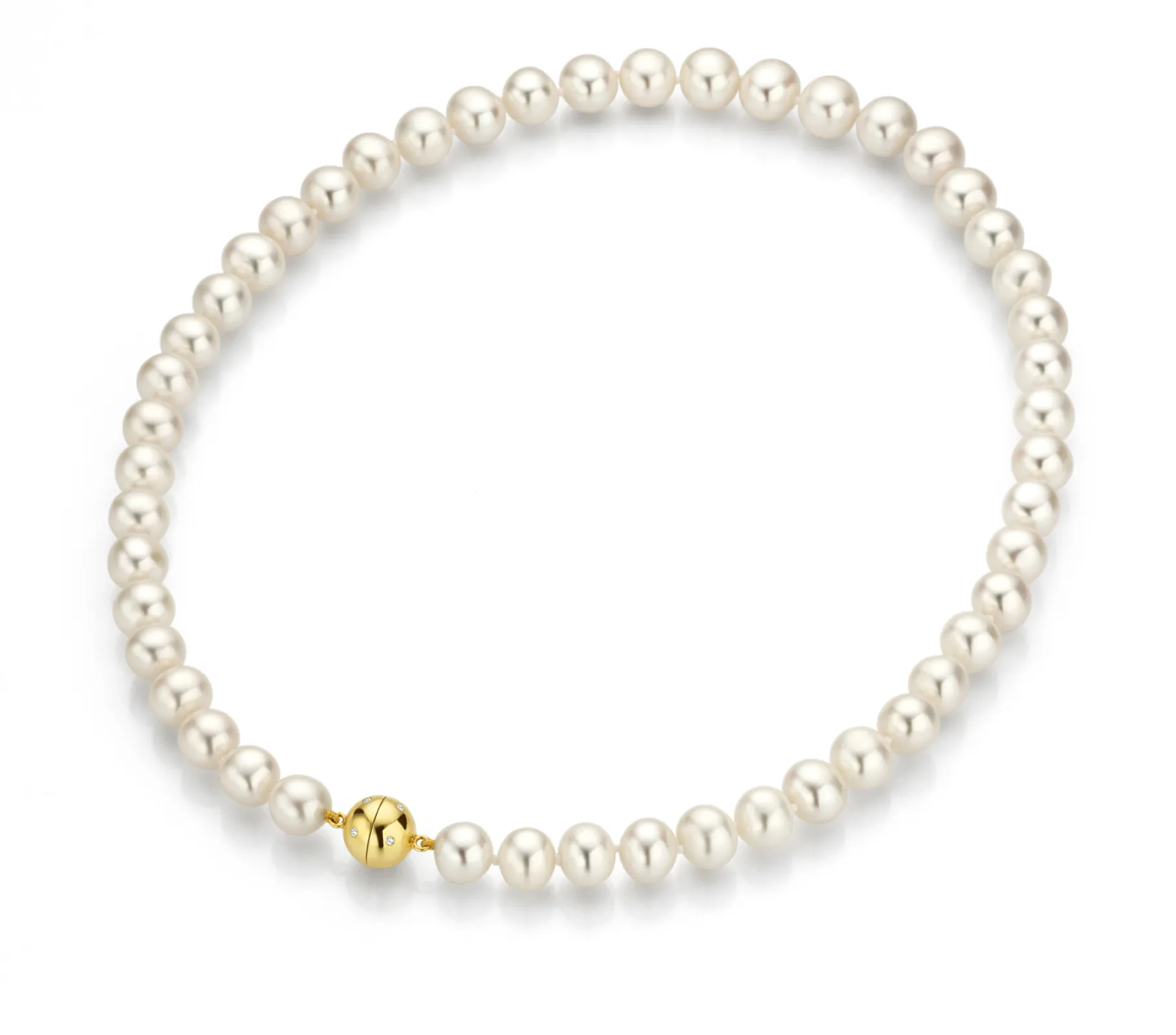 Magnetic pearl clasp with Akoya pearls