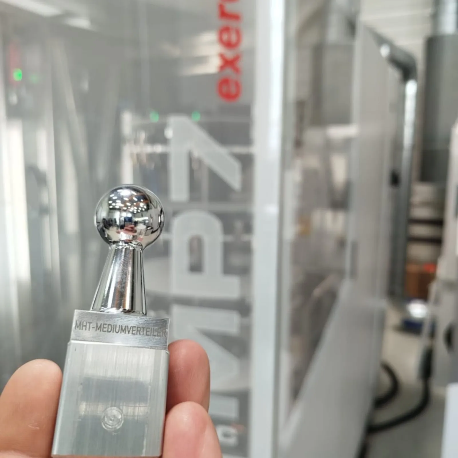 ABSOLUT PRECISION AND EXCELLENT QUALITY MACHINING WORK PIECE IN OUR HIGH SPEED CUTTING CENTRE MP7