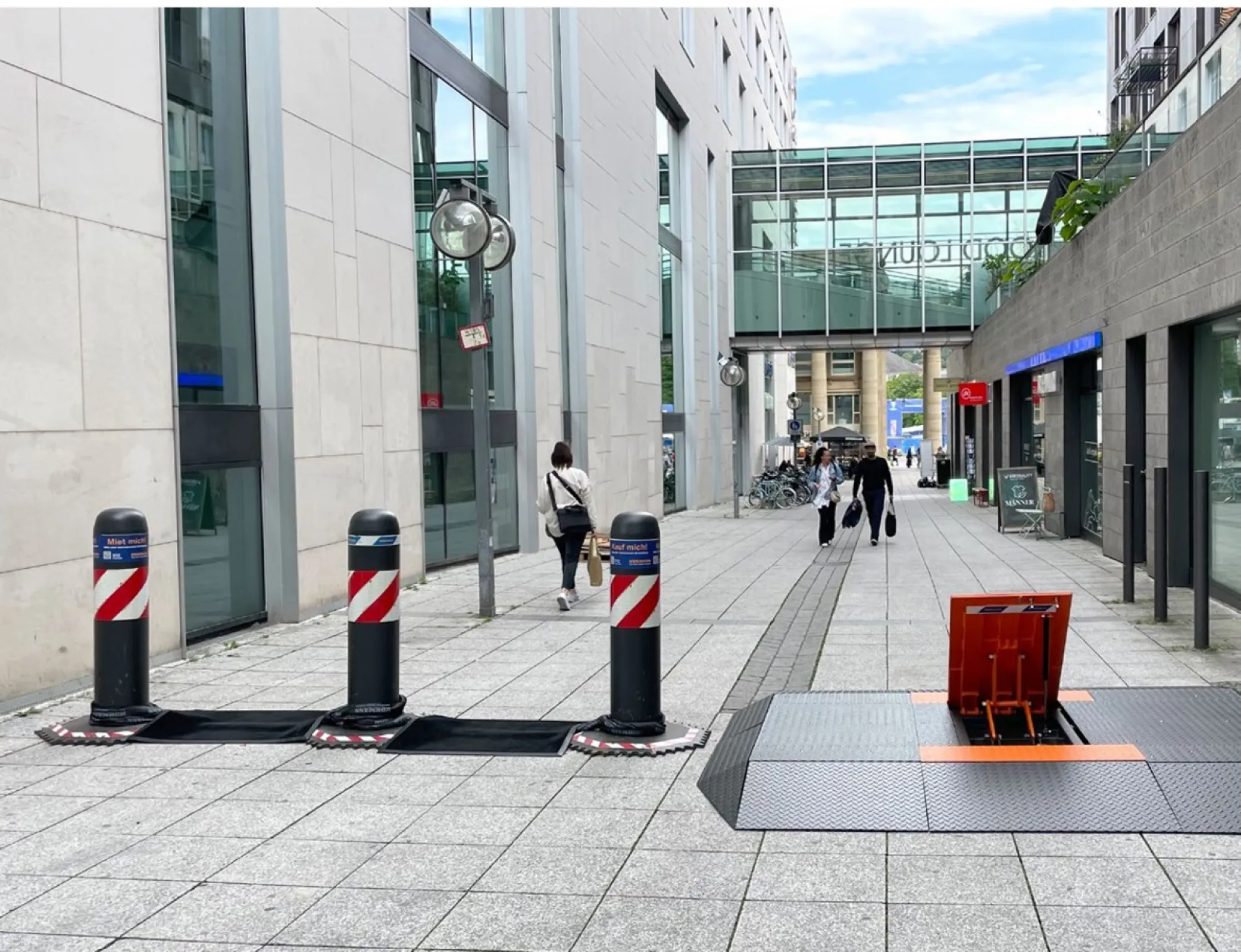 OktaBlock and Mobile Road Blocker M