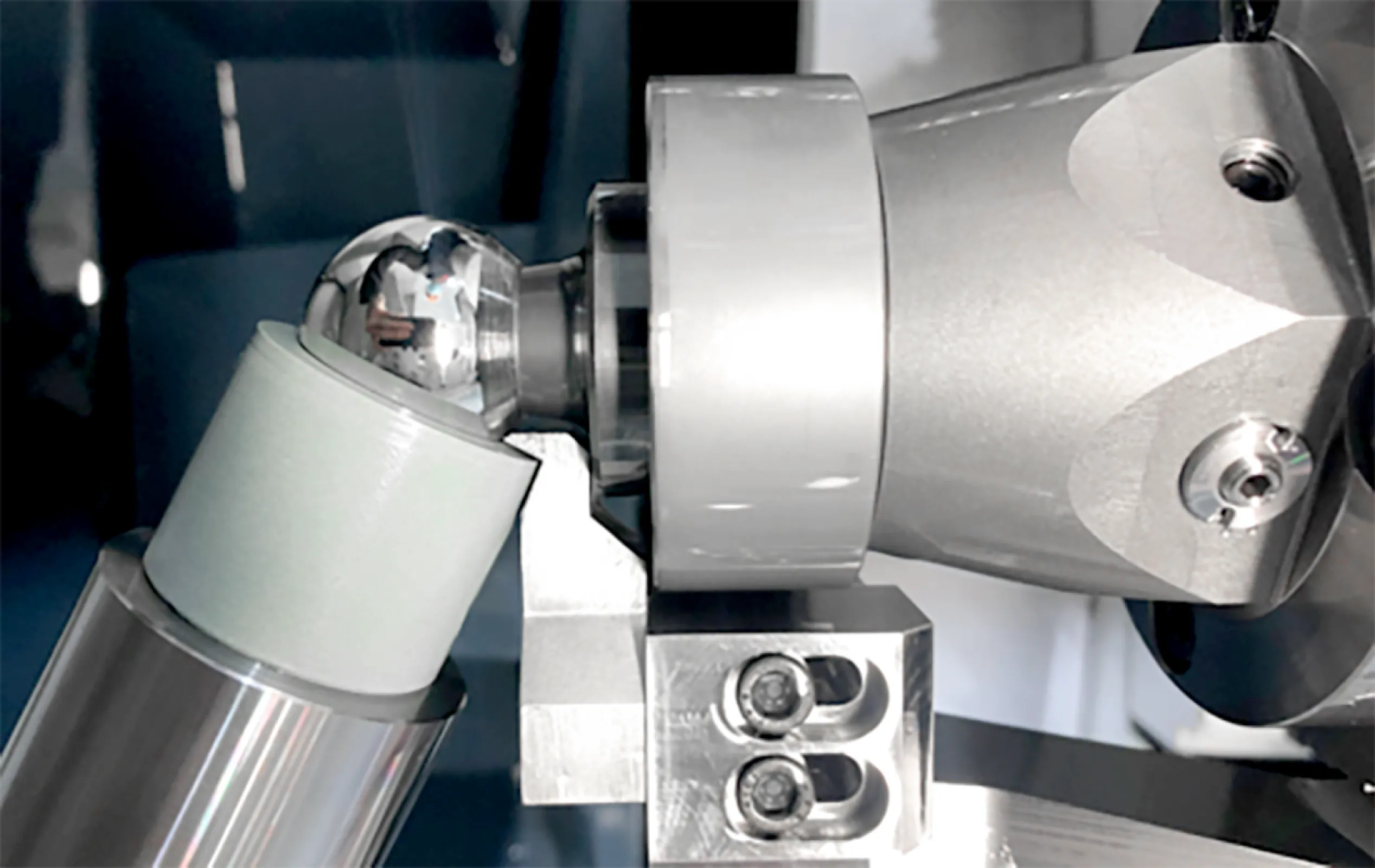 Femoral ball finishing on ANCA CNC grinding machine