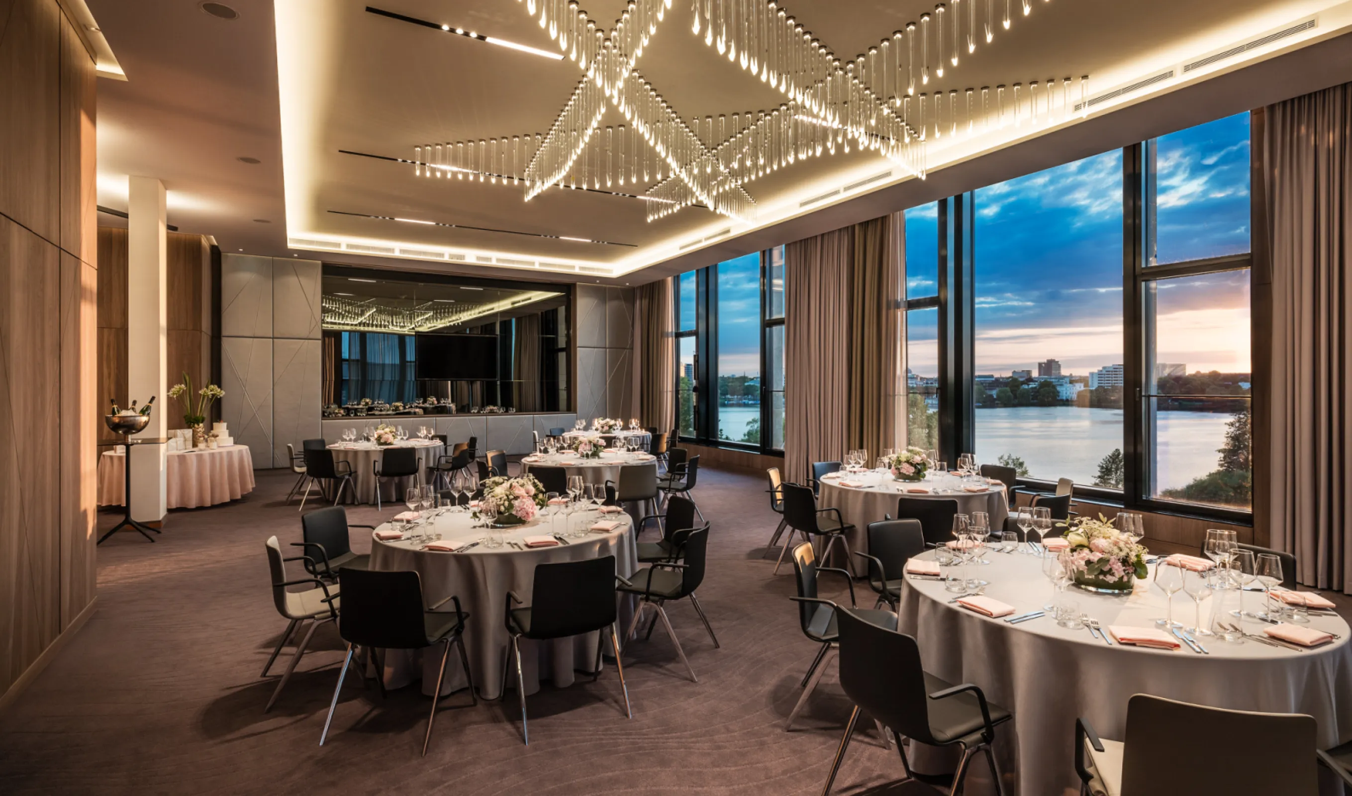 Le Méridien Hamburg - Ballroom Level 6 for up to 150 pax