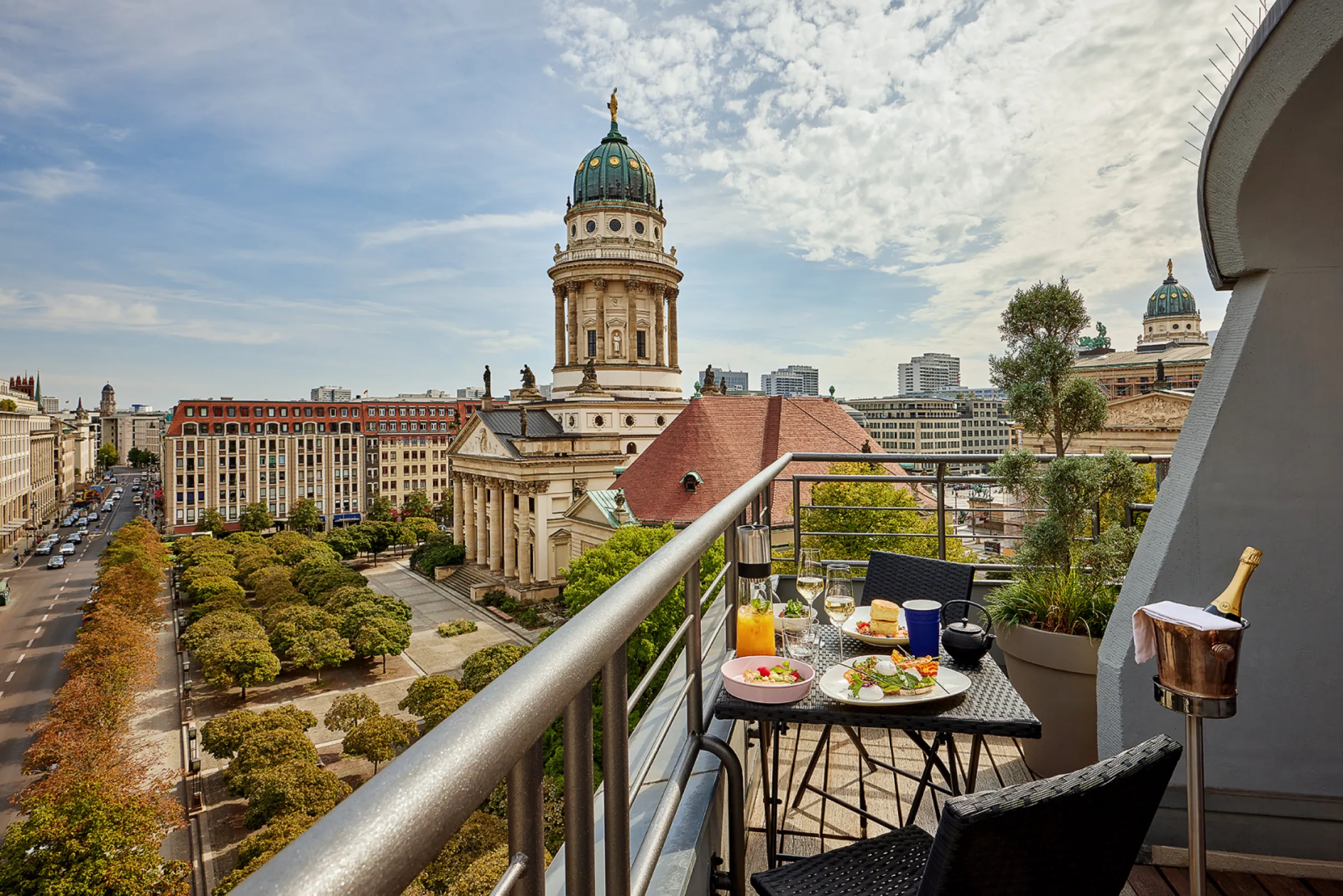 Hotel Luc, Autograph Collection, Berlin - Luc King Suite overlooking Gendarmenmarkt