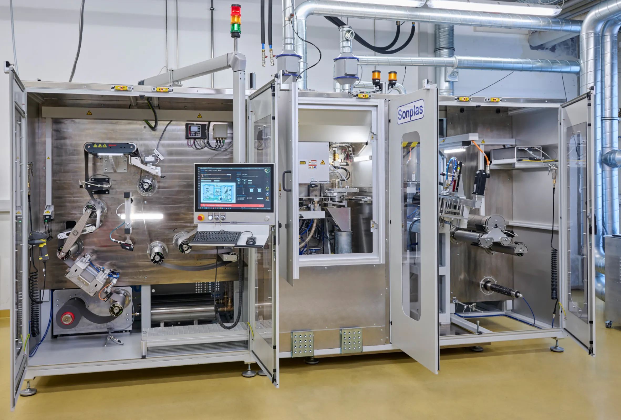 With our laser cutting process, we machine sensitive materials with high precision using roll-to-roll or roll-to-sheet processing. It’s suitable for thin filter films, membranes or electronic substrates, delivering clean cut edges with high repeatability.