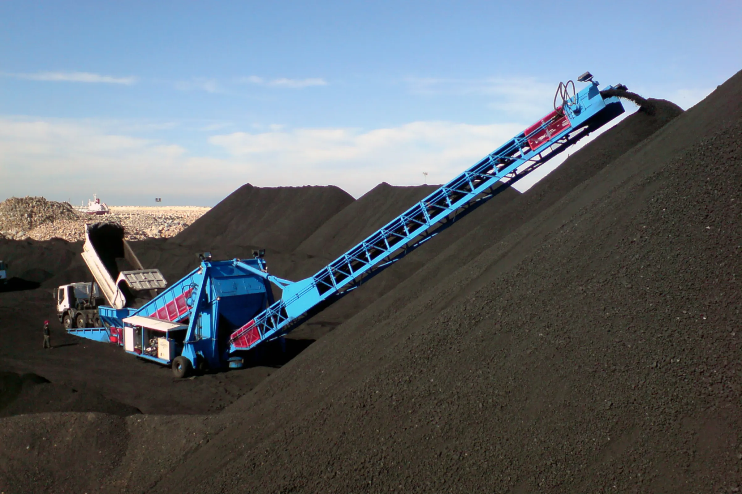Mobile Stacking and Feeding System - Stormajor
